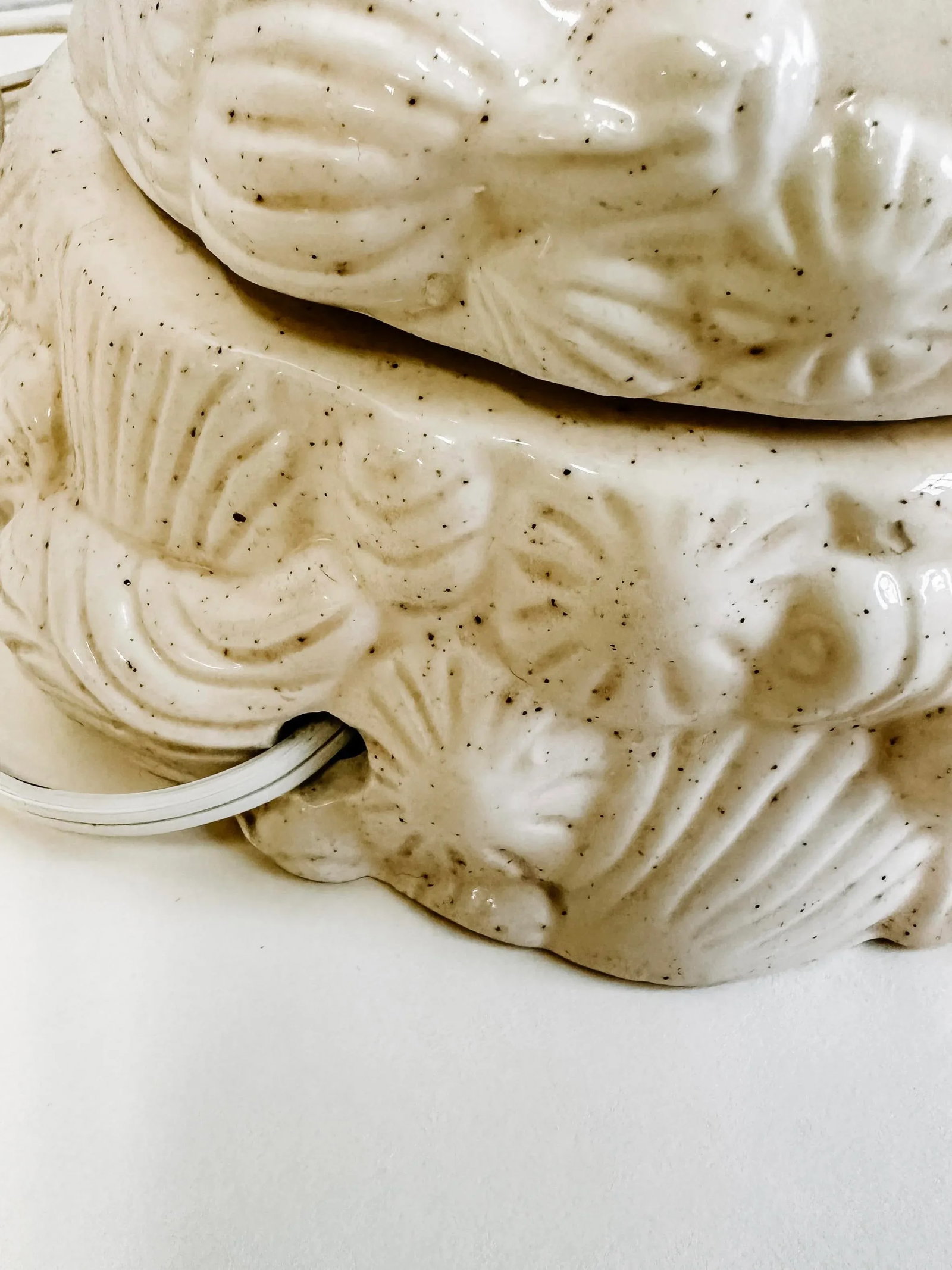 Vintage Pair of White Ceramic Coastal Conch Shell Lamps - 6