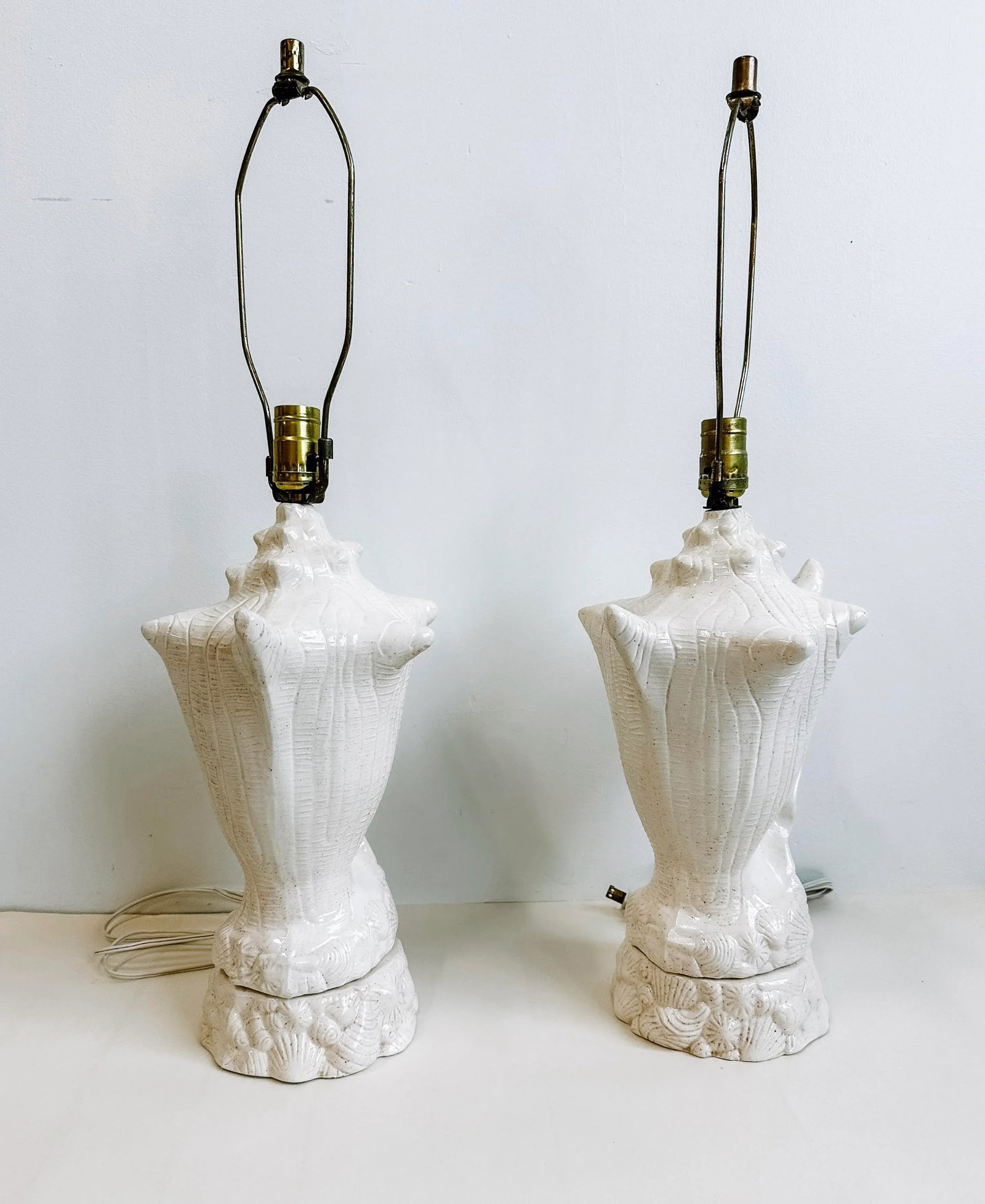 Vintage Pair of White Ceramic Coastal Conch Shell Lamps - 8
