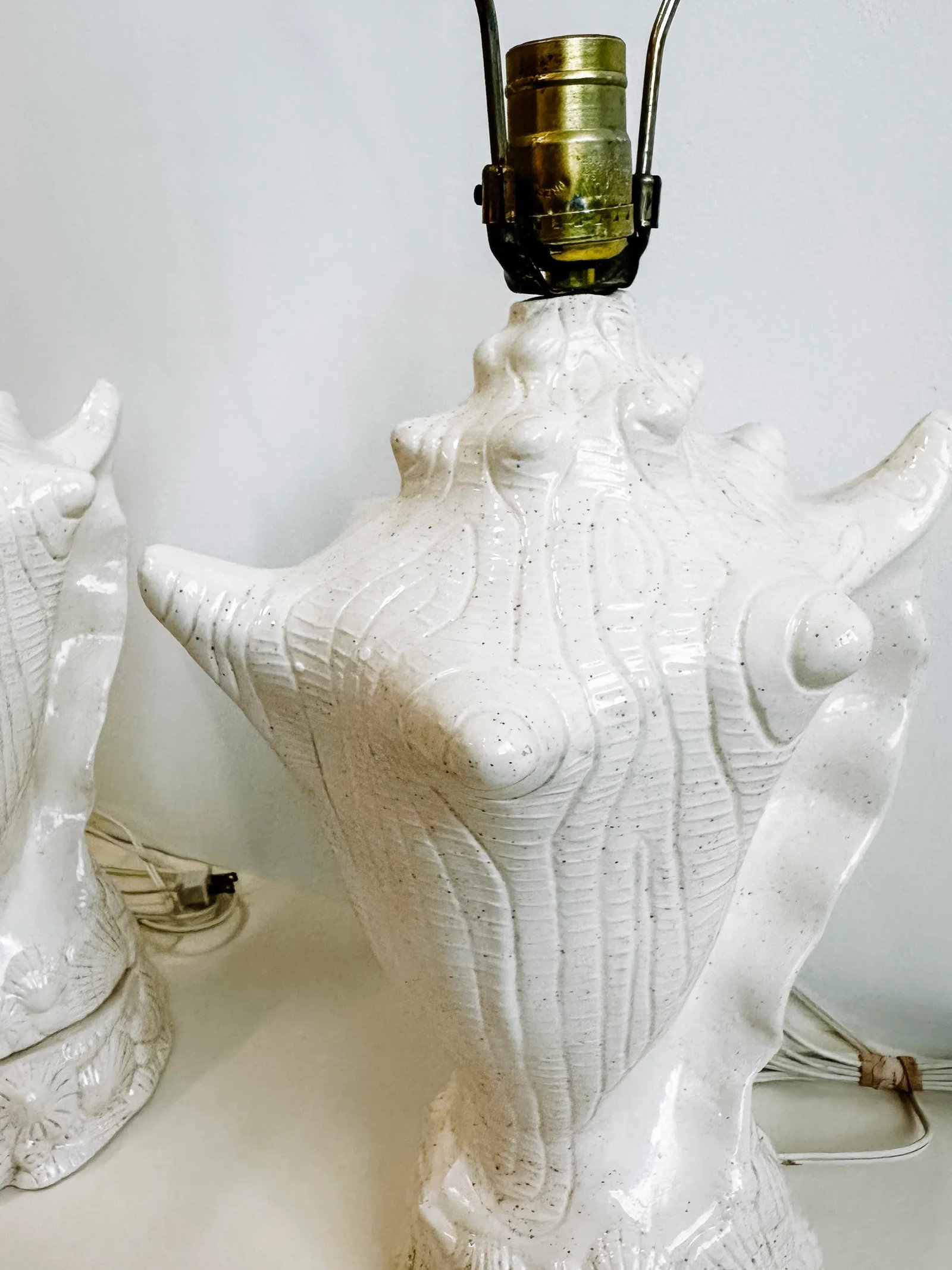 Vintage Pair of White Ceramic Coastal Conch Shell Lamps - 9