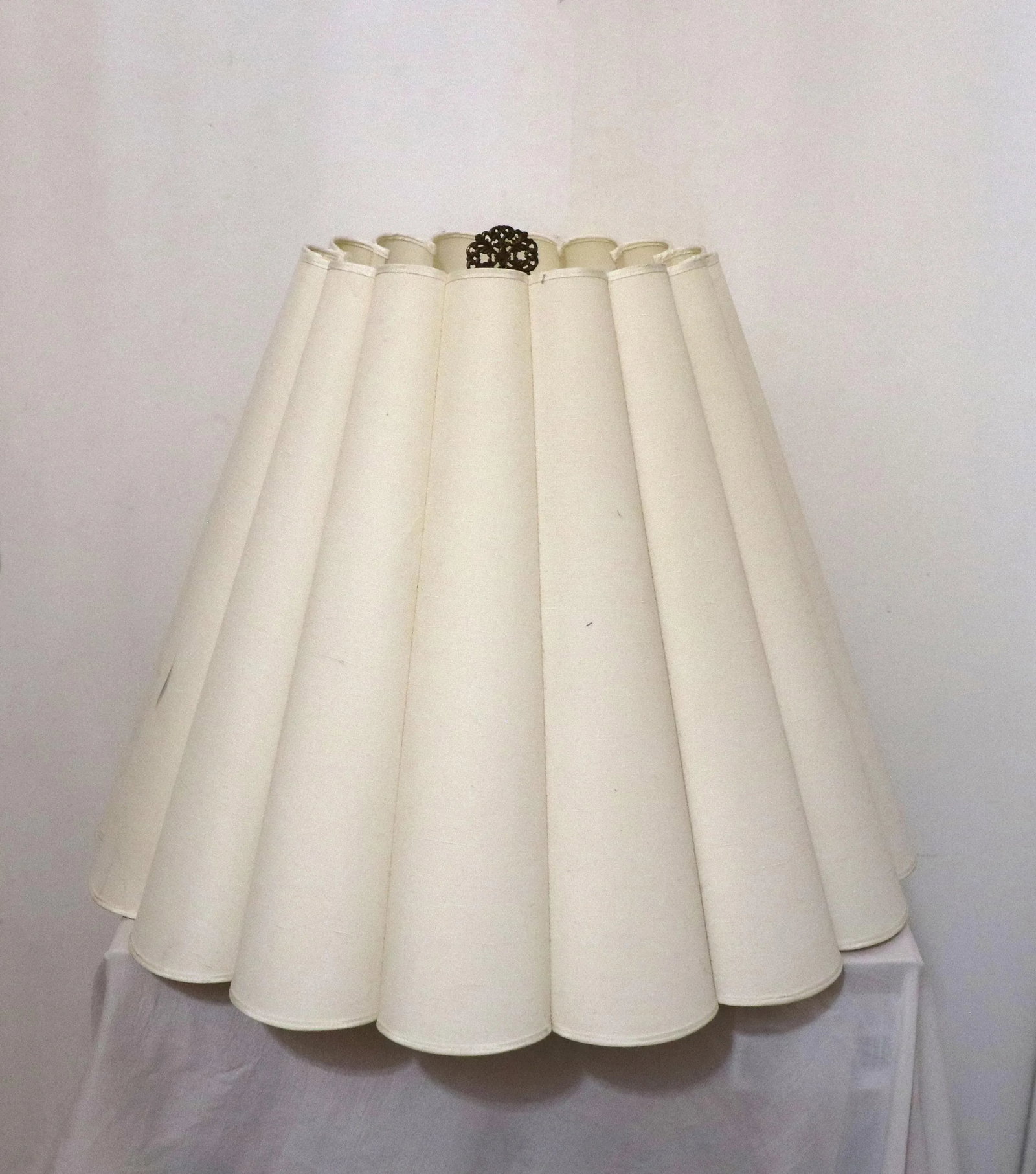 1920s Brass Etched Table Lamp With Fluted Shade - 8