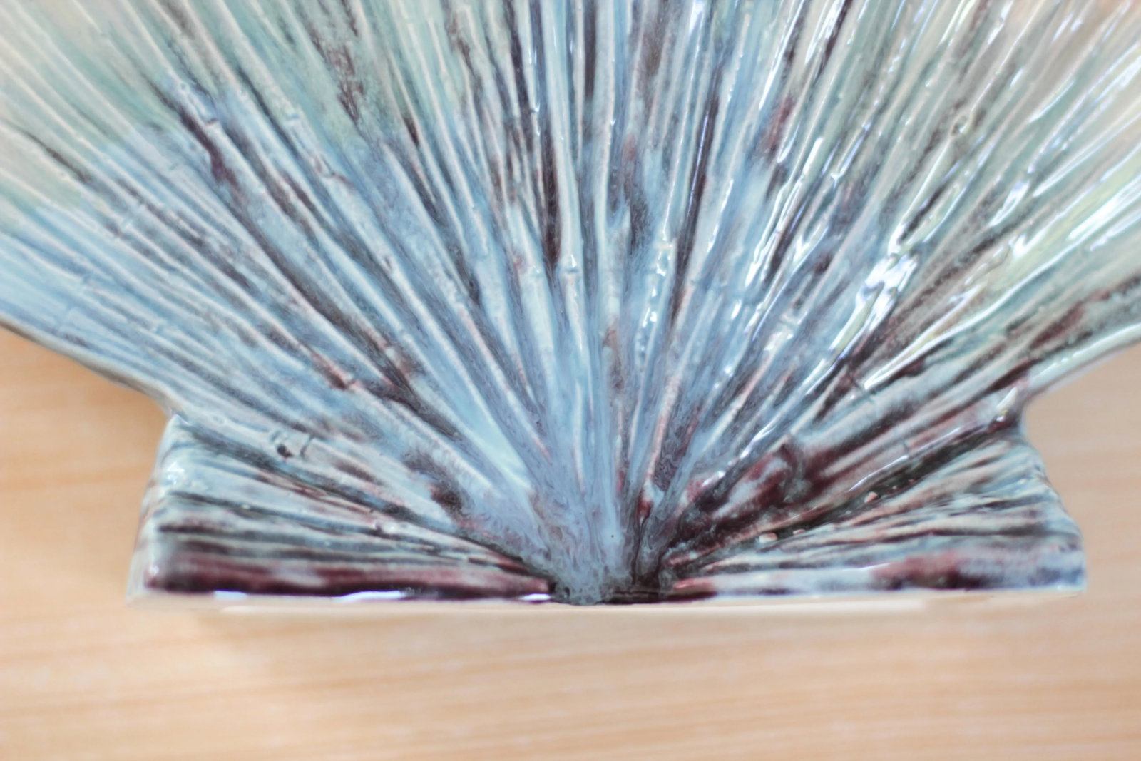 Hollywood Regency Hedi Schoop Seashell Vase Mid-Century California Pottery in Ombre Blue and Pink Gl - 7
