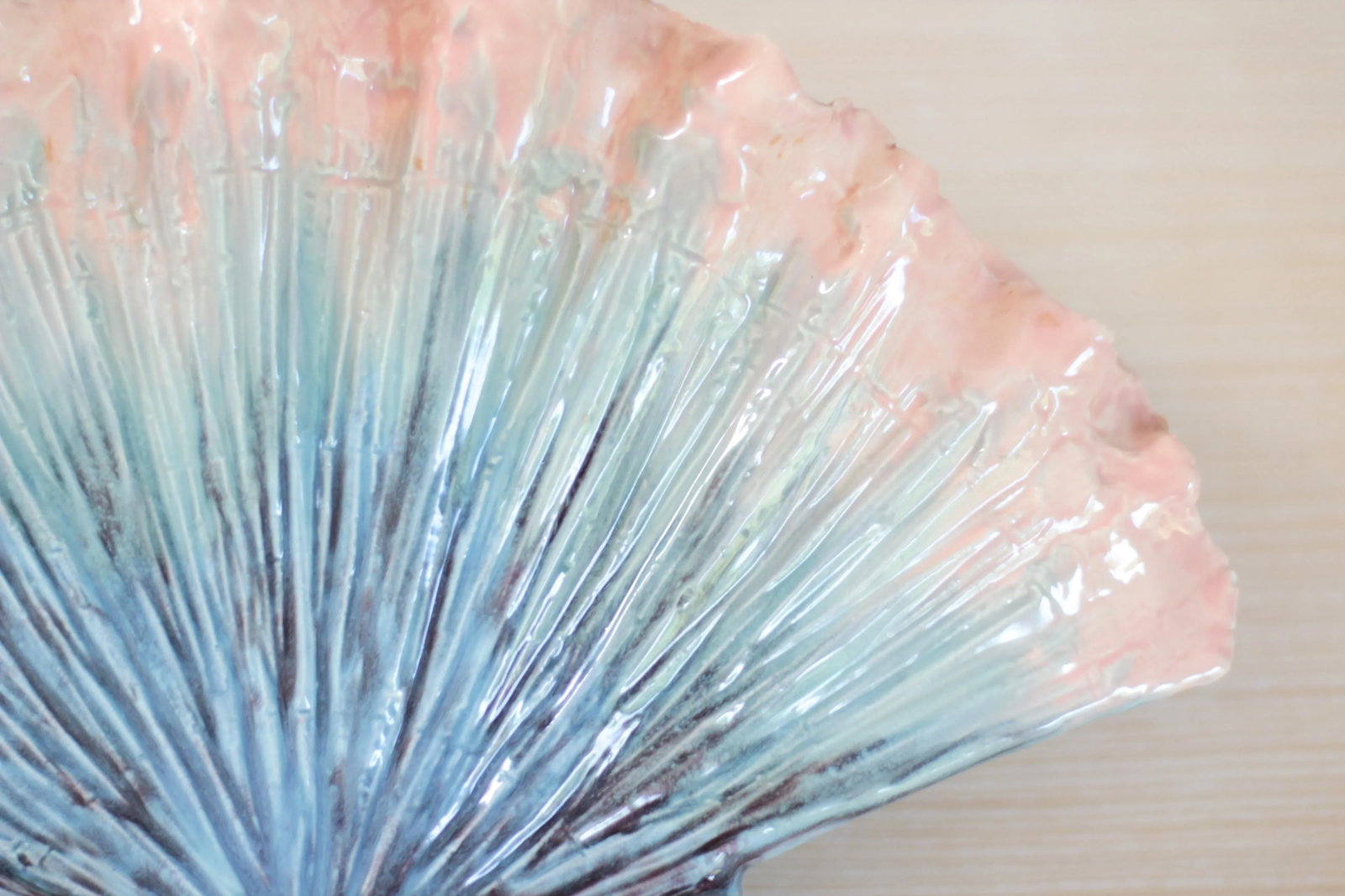 Hollywood Regency Hedi Schoop Seashell Vase Mid-Century California Pottery in Ombre Blue and Pink Gl - 8