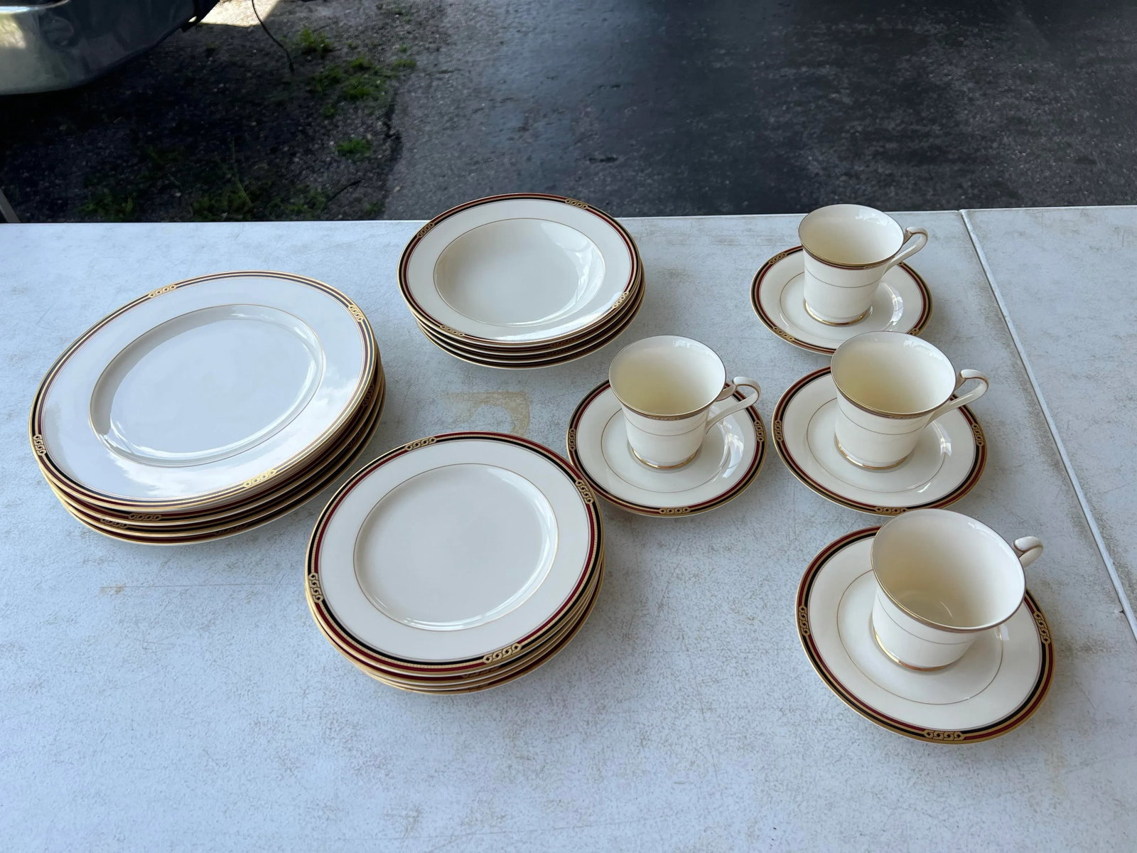 Vintage Oscar De La Renta Insignia Red & Black Dinnerware Set - 20 Pieces - 11