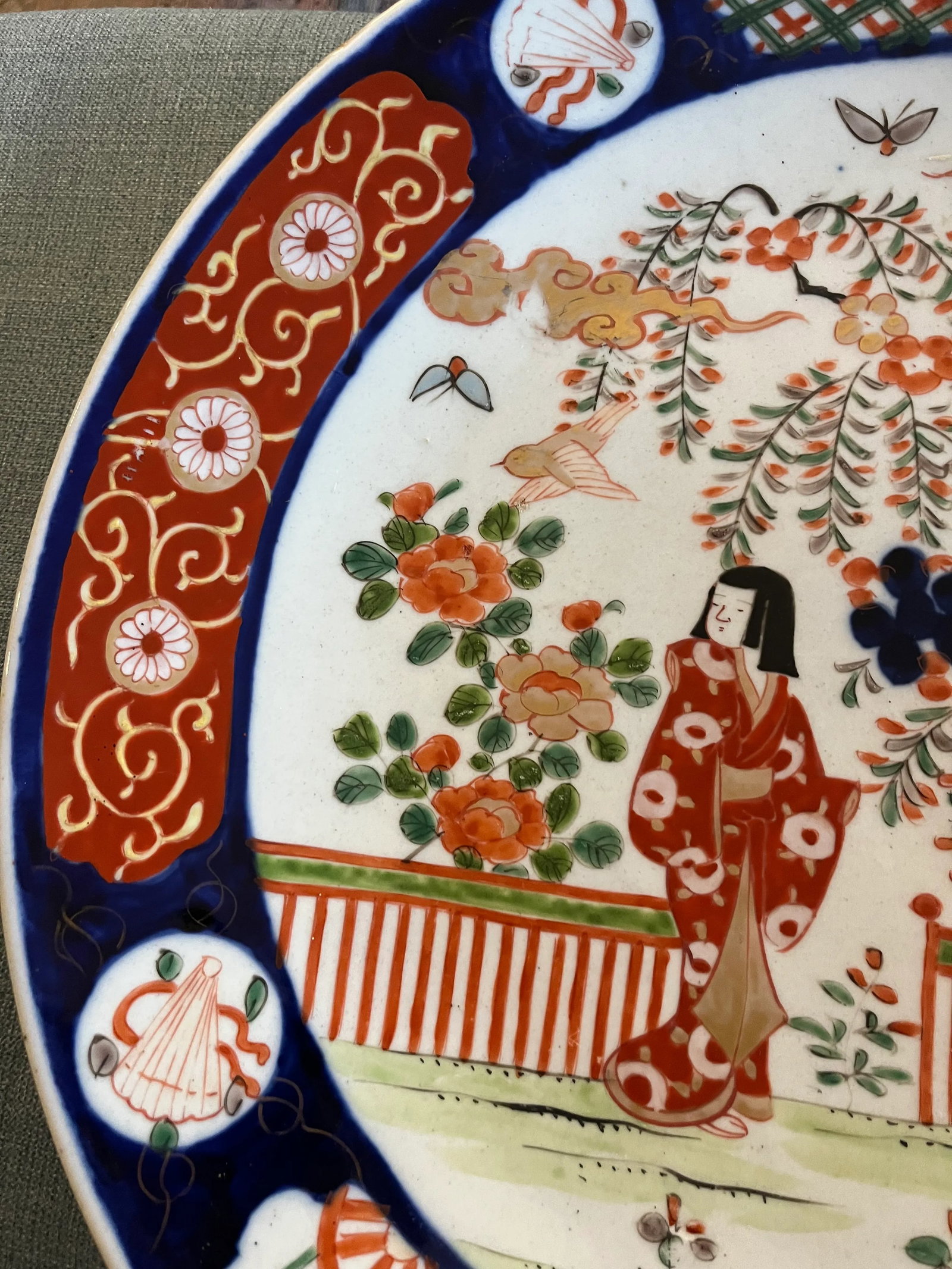 Mid 19th Century Meiji Era Japanese Imari Charger - 2