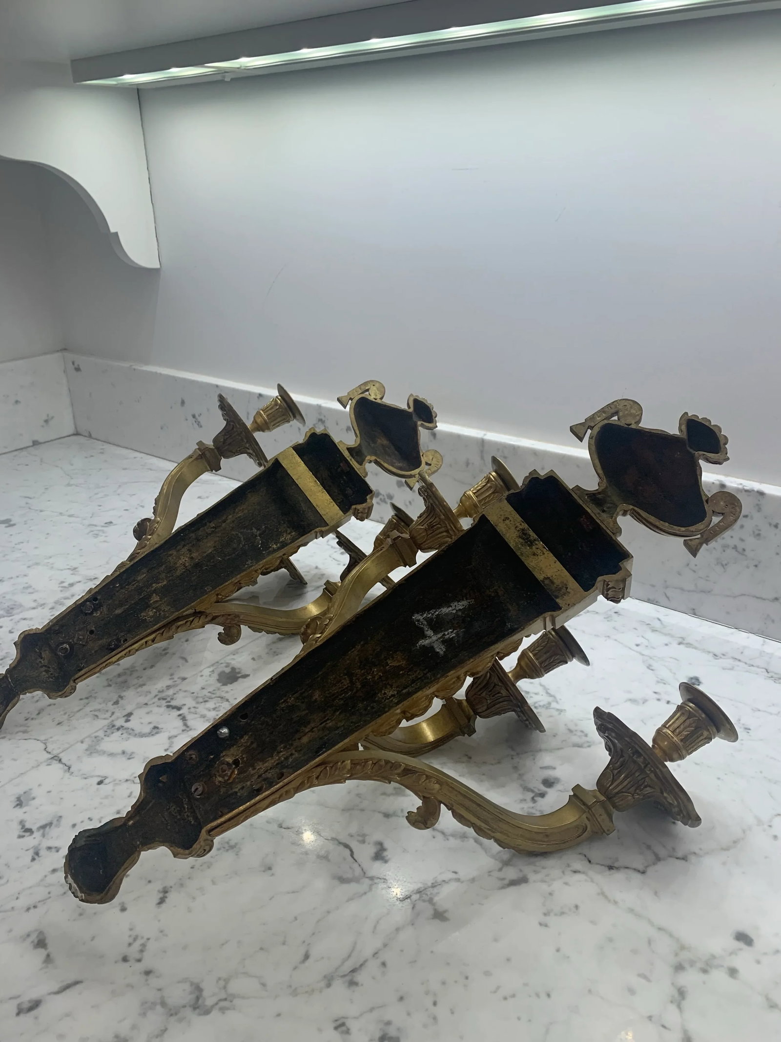 A Pair of Early 20th Century Bronze Candle Holder Wall Sconces - 11