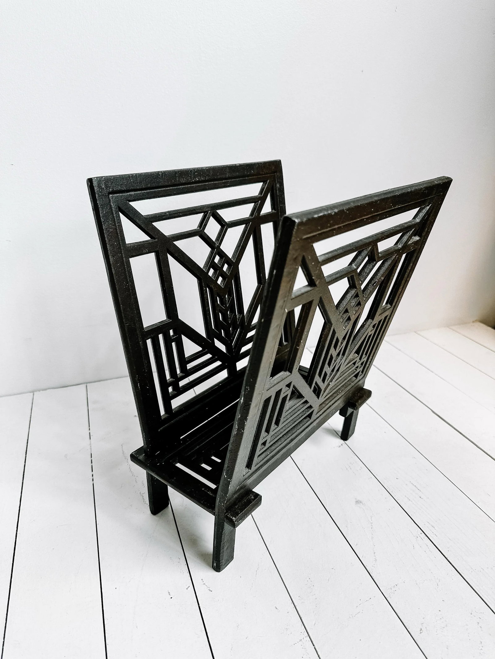 Vintage Iron Frank Loyd Wright Style Hotel Geneva Magazine Rack - 5