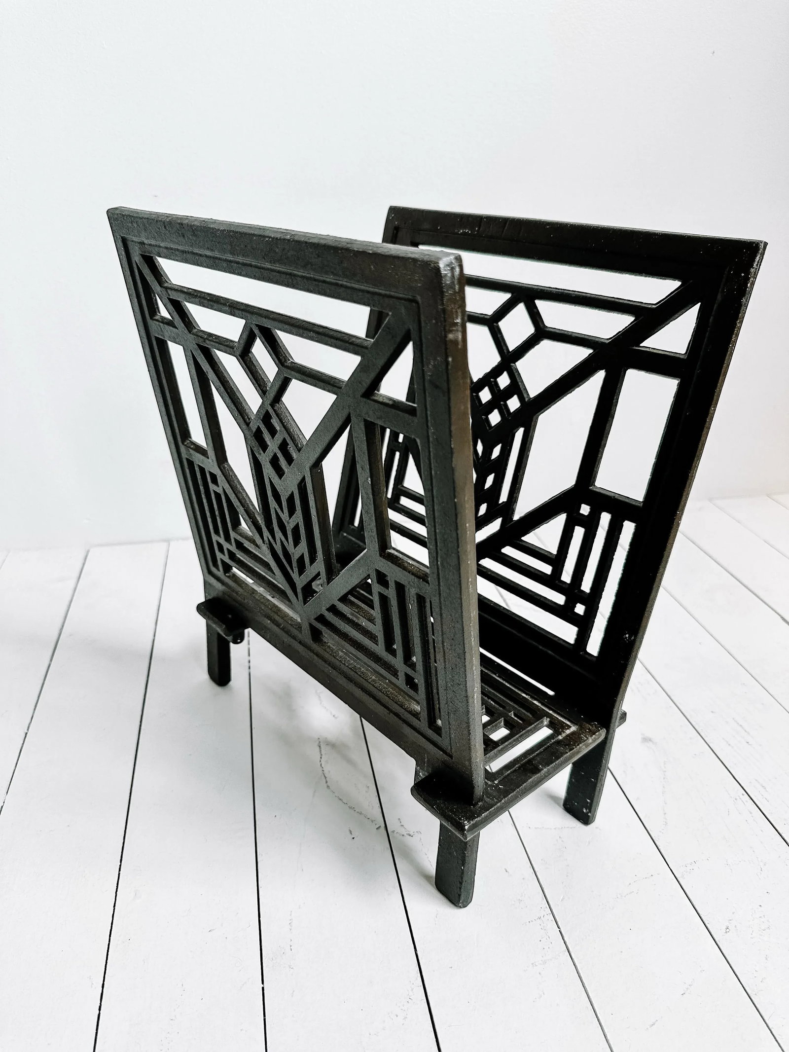 Vintage Iron Frank Loyd Wright Style Hotel Geneva Magazine Rack - 8
