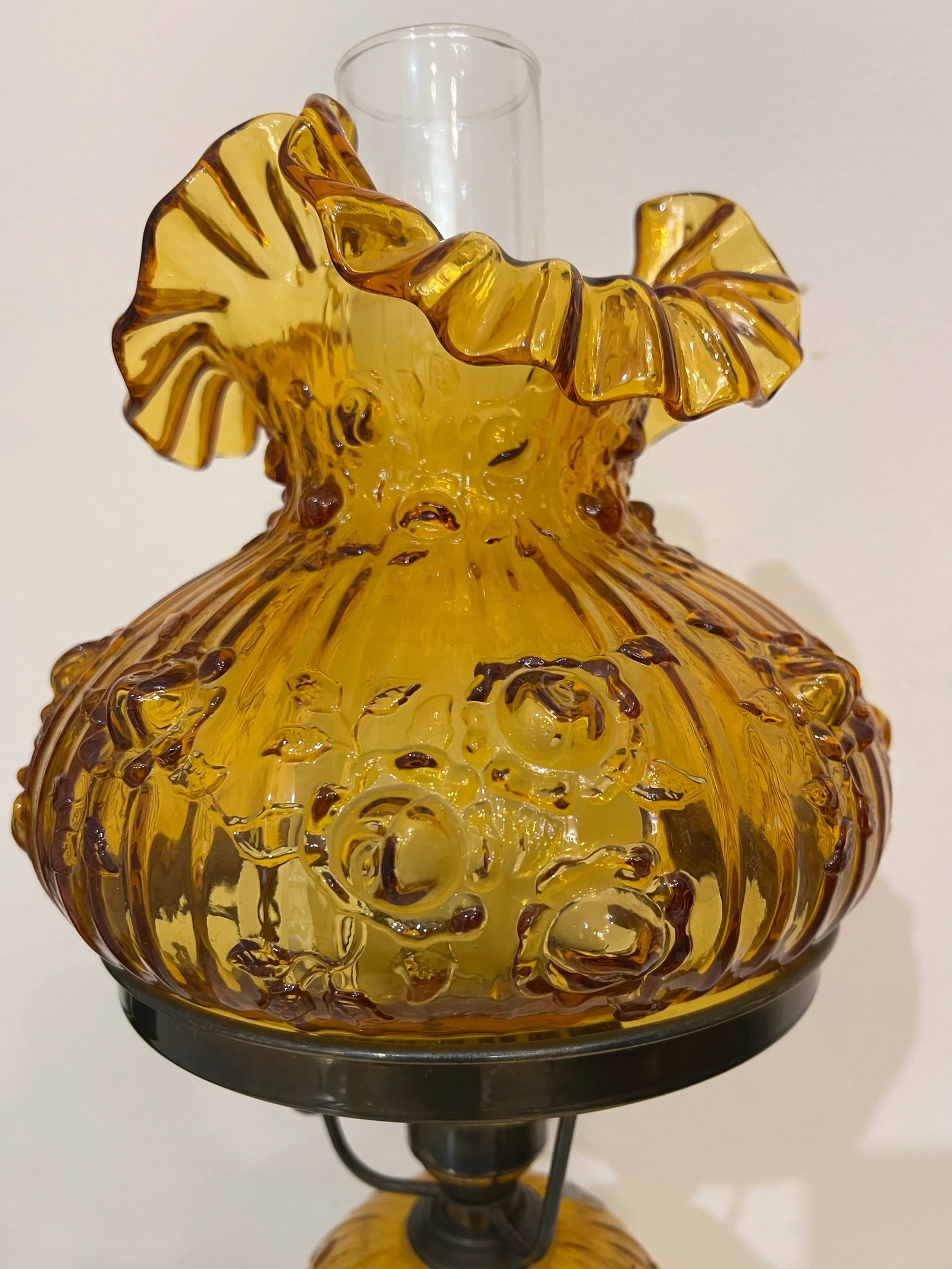 Vintage Fenton Amber Ruffled Top Table Lamp on Brass & Italian Marble Base - 3