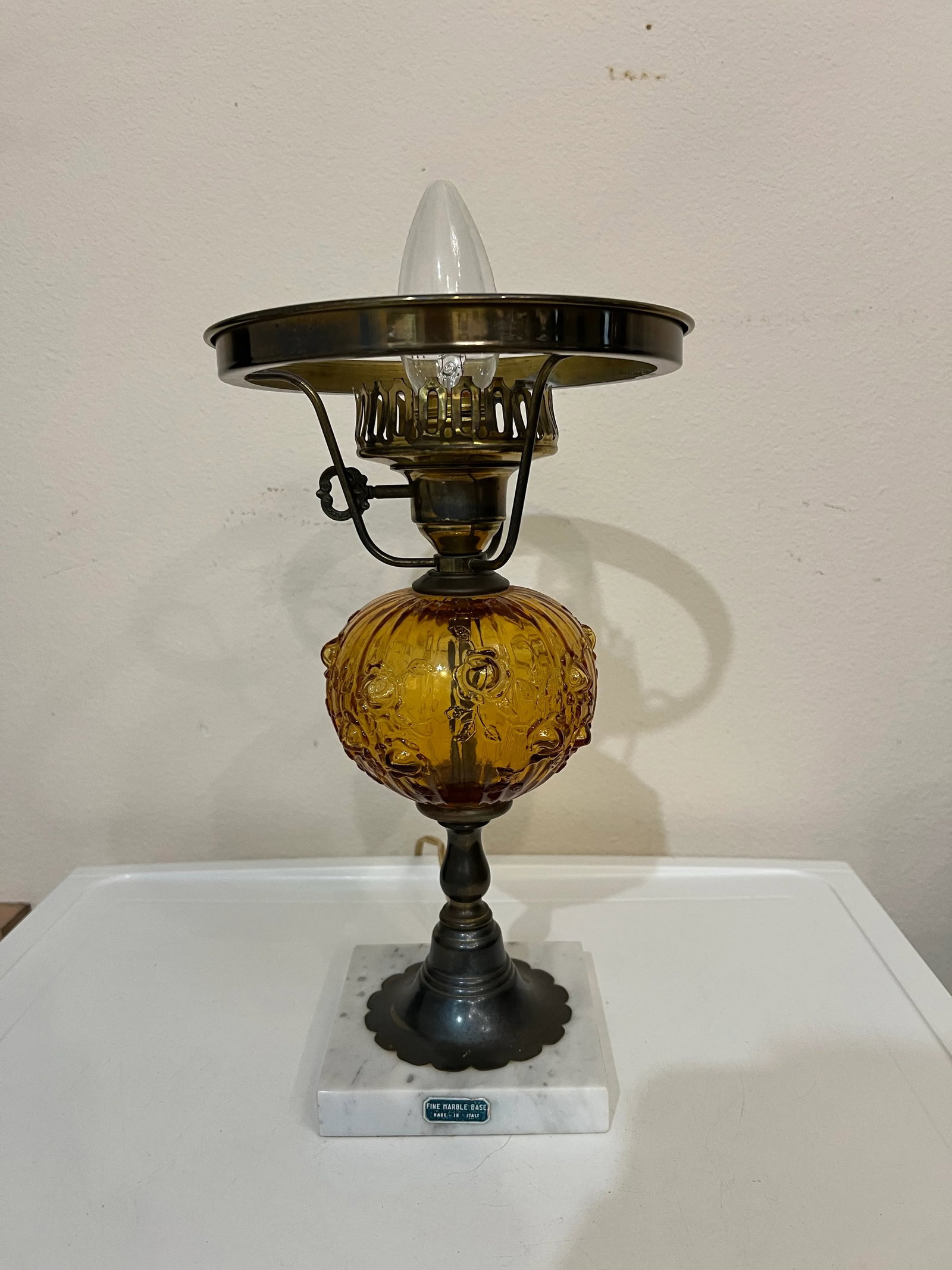 Vintage Fenton Amber Ruffled Top Table Lamp on Brass & Italian Marble Base - 5
