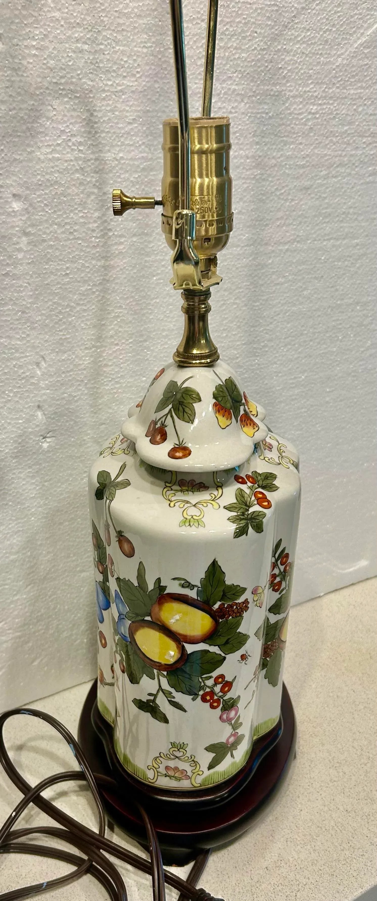 1990s Fruit Motif Asian Porcelain Lamp - 3