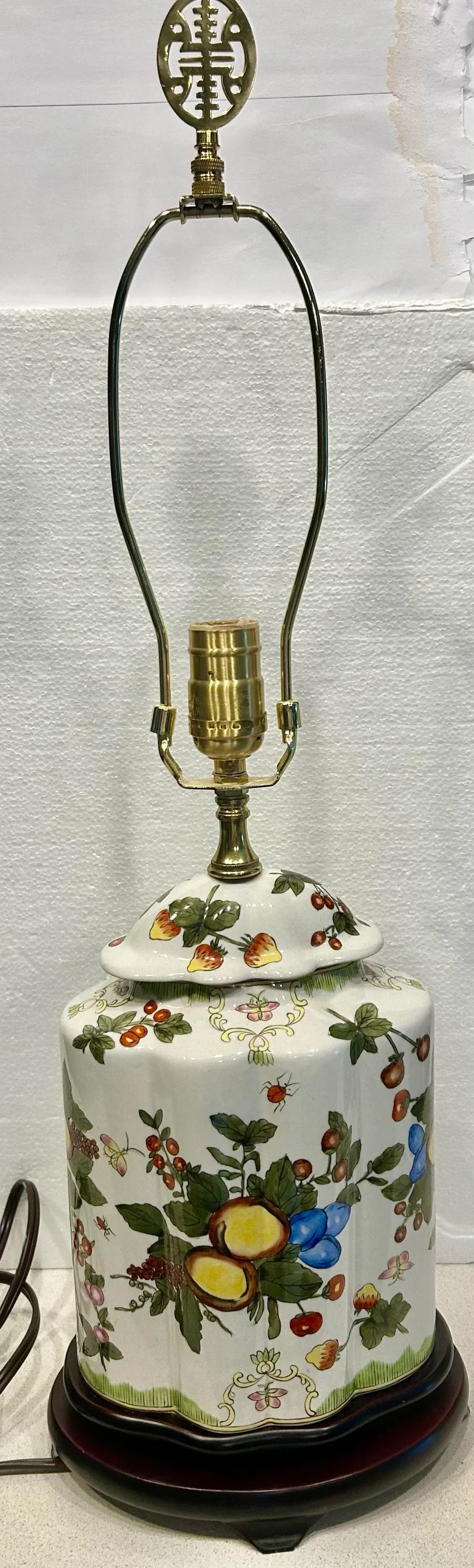 1990s Fruit Motif Asian Porcelain Lamp - 5
