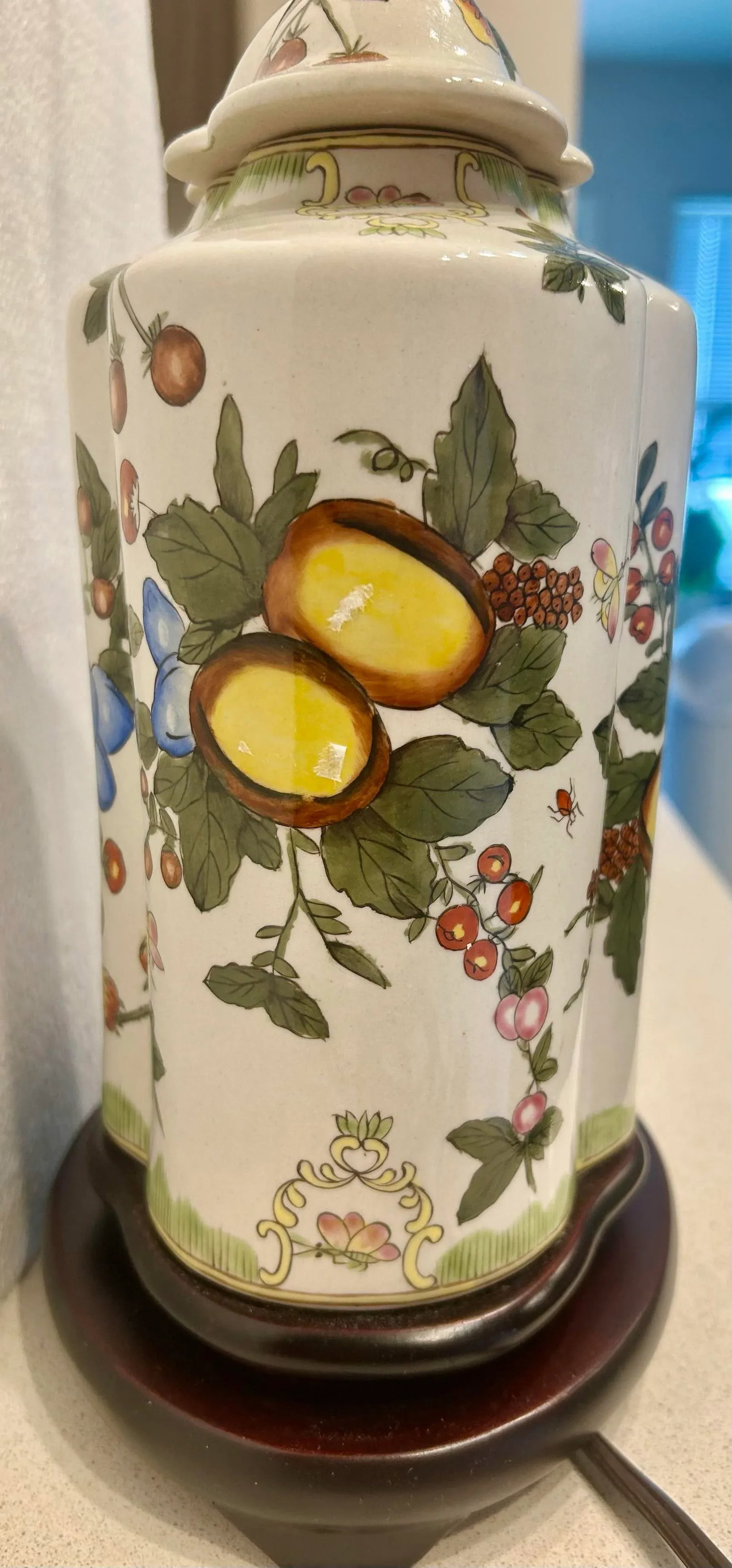 1990s Fruit Motif Asian Porcelain Lamp - 7
