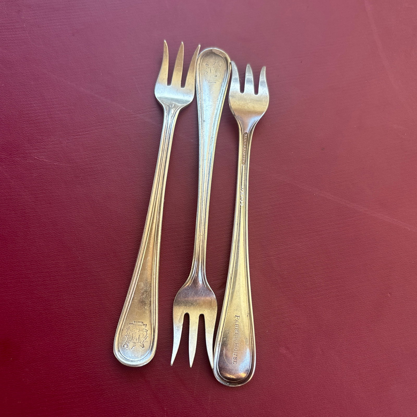 Circa 1930s Reed & Barton Triplex Hotel Ware Silver Plate Trident Oyster Forks Set of 3 From the Par - 8