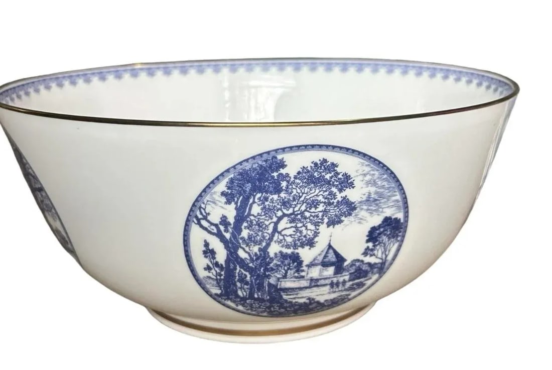 Vintage Wedgwood Williamsburg Virginia Limited Edition Bone Chine Blue & White Serving Bowl - 4