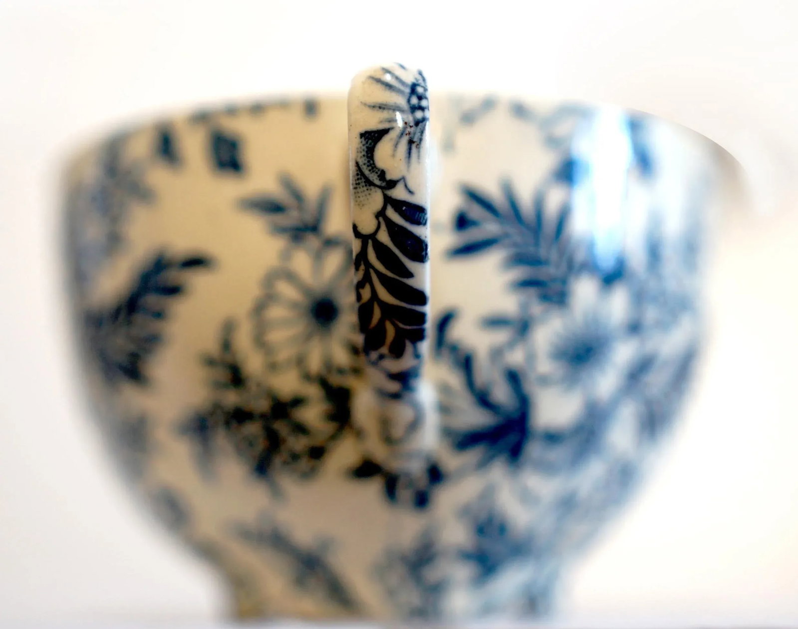 19th Century Johnson Brothers 40 Pieces Blue and White Victorian Chintz - 8