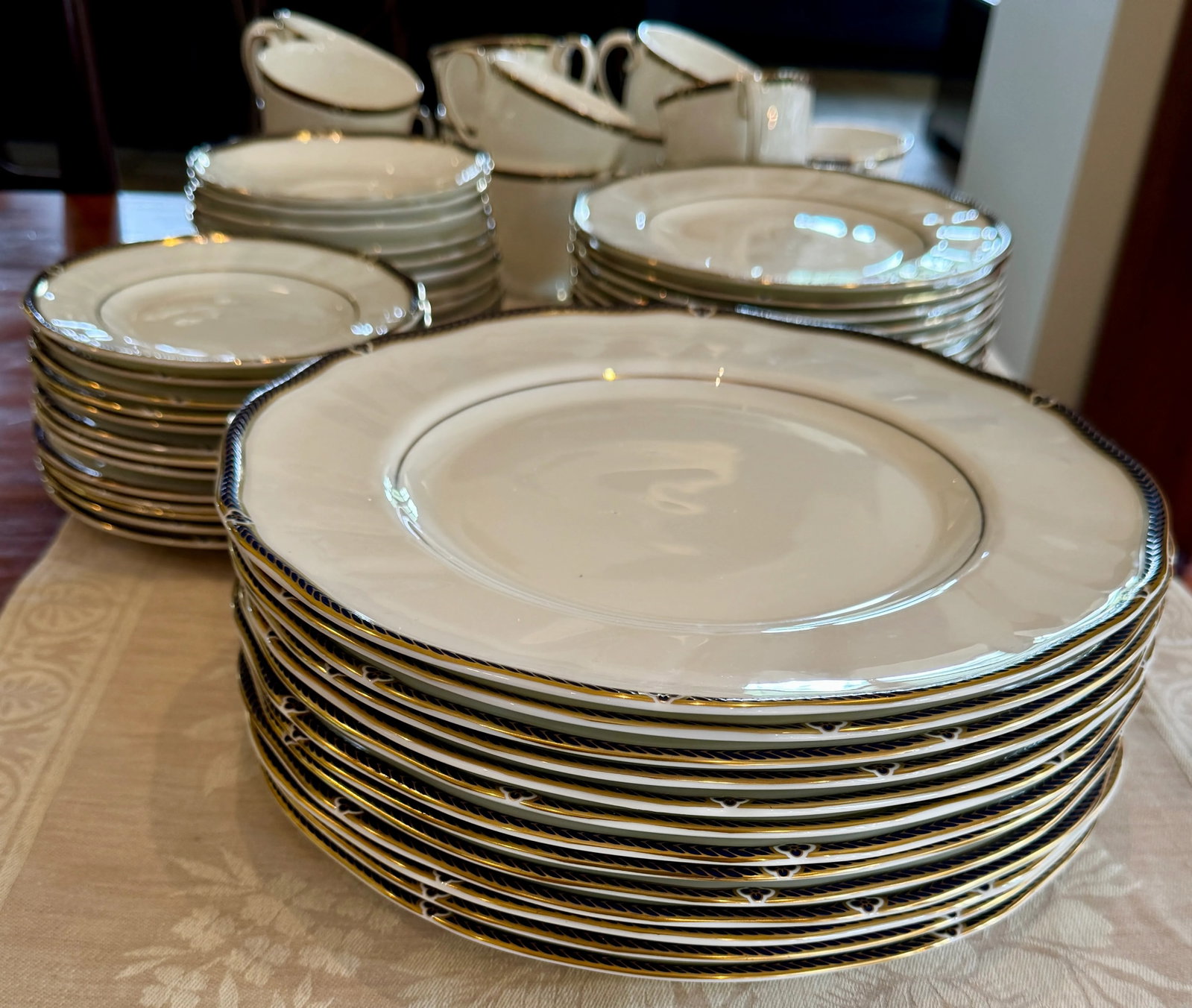 1980s Wedgewood Royal Lapis China - 5 Piece Placesetting Service for 12, Plus 1 Bonus Set- 65 Pieces - 2