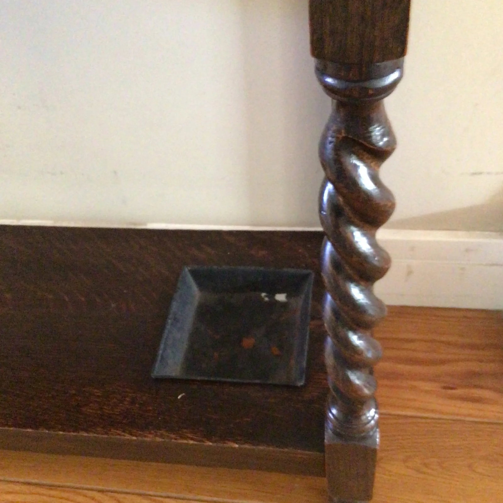 English Arts & Crafts Quartered Oak Barley Twist Entryway Double Umbrella Stand - 7