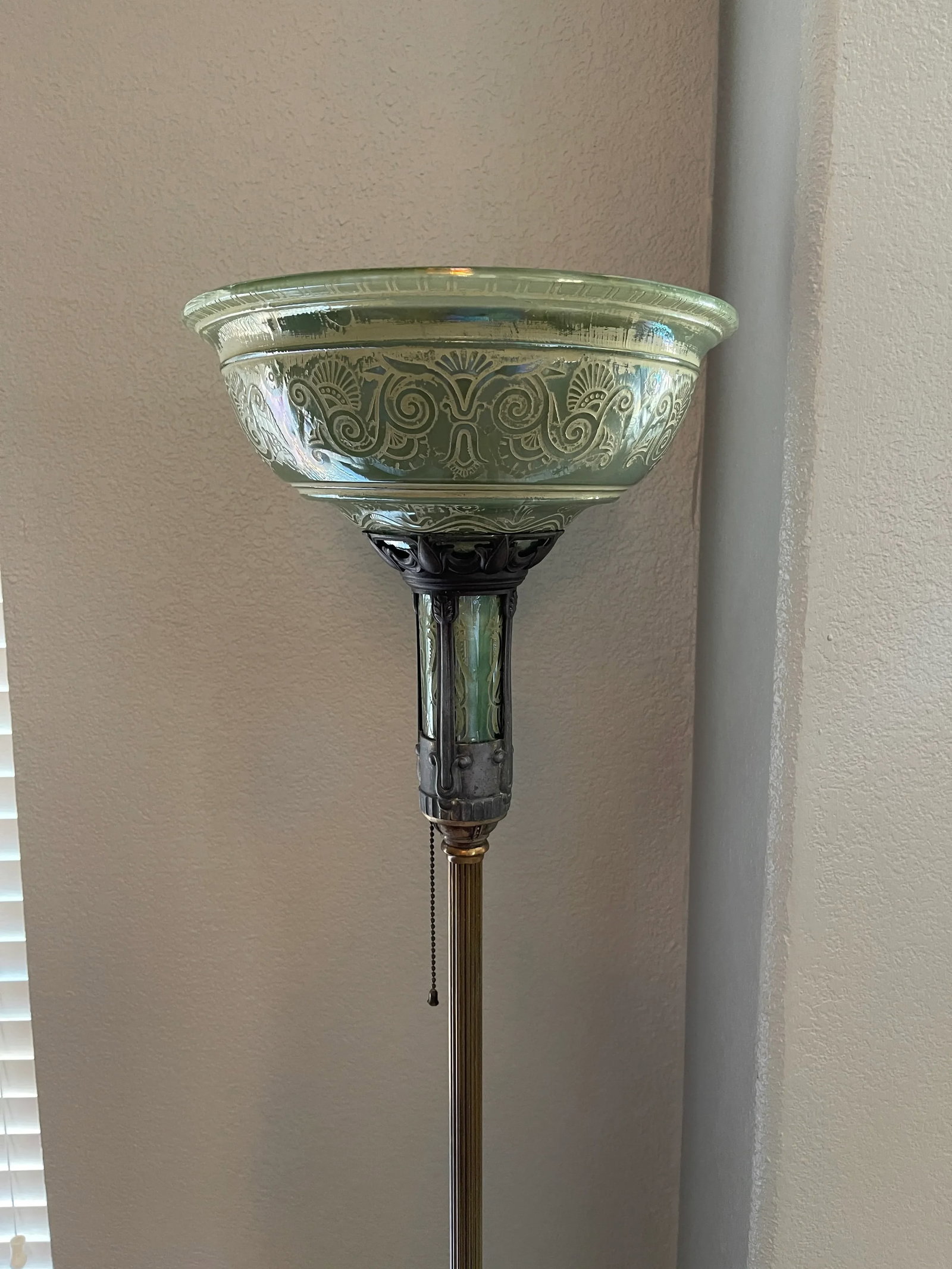 Antique Art Deco Torchiere Floor Lamp With Etched Green Glass, With Brass and Onyx. - 3