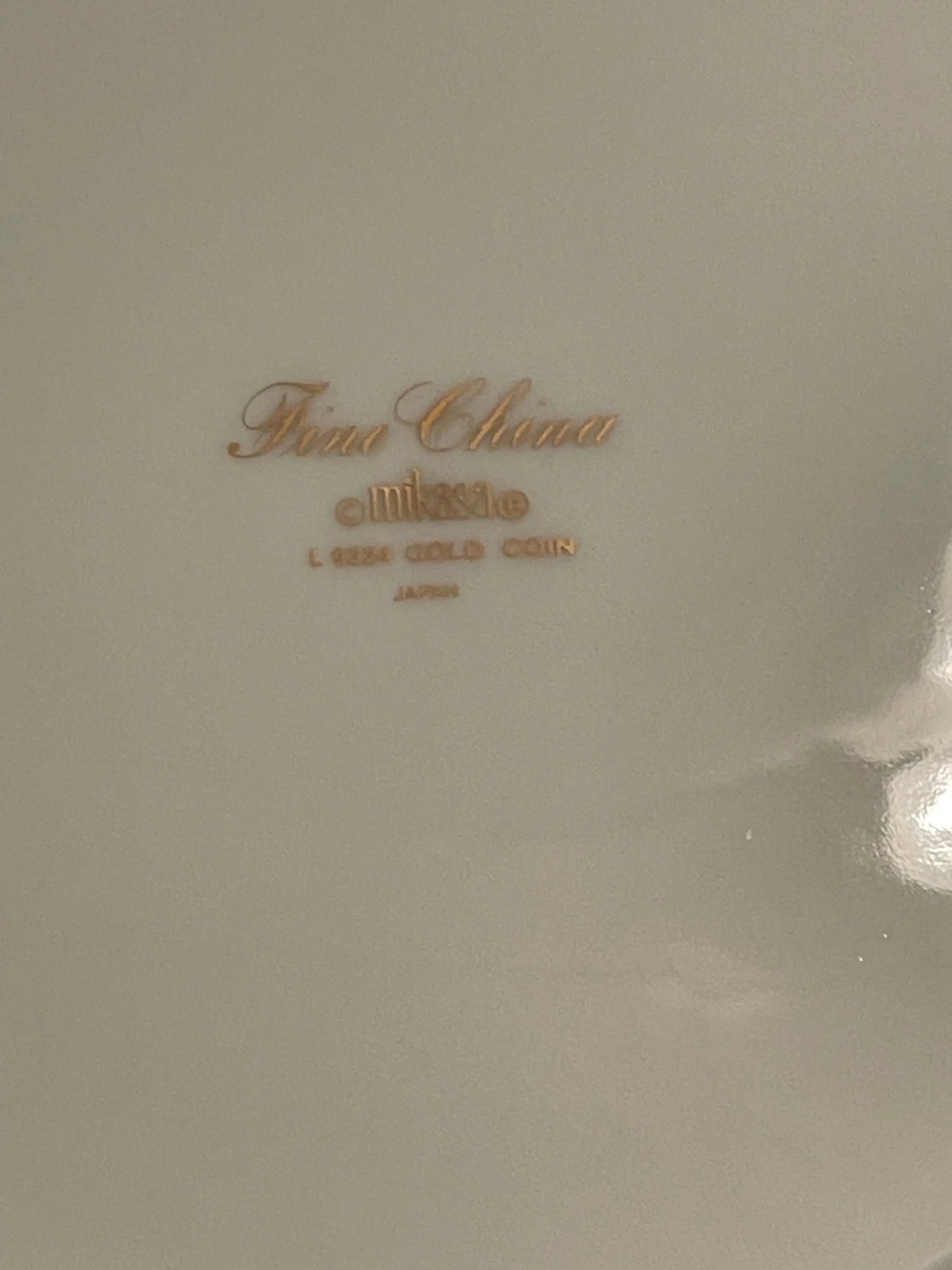 Late 20th Century Mikasa Gold Coin Dinner Plates - Set of 8 - 12