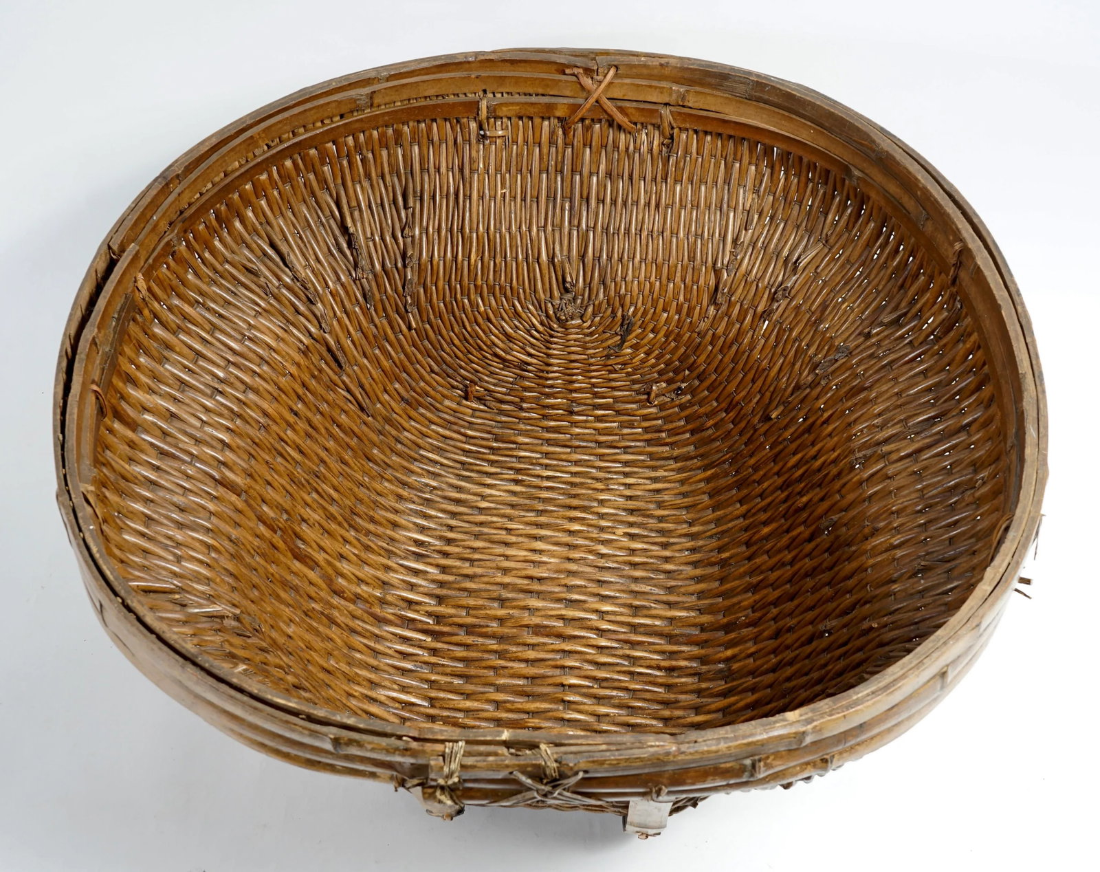 Large Vintage Chinese Handwoven Water Basket - 8