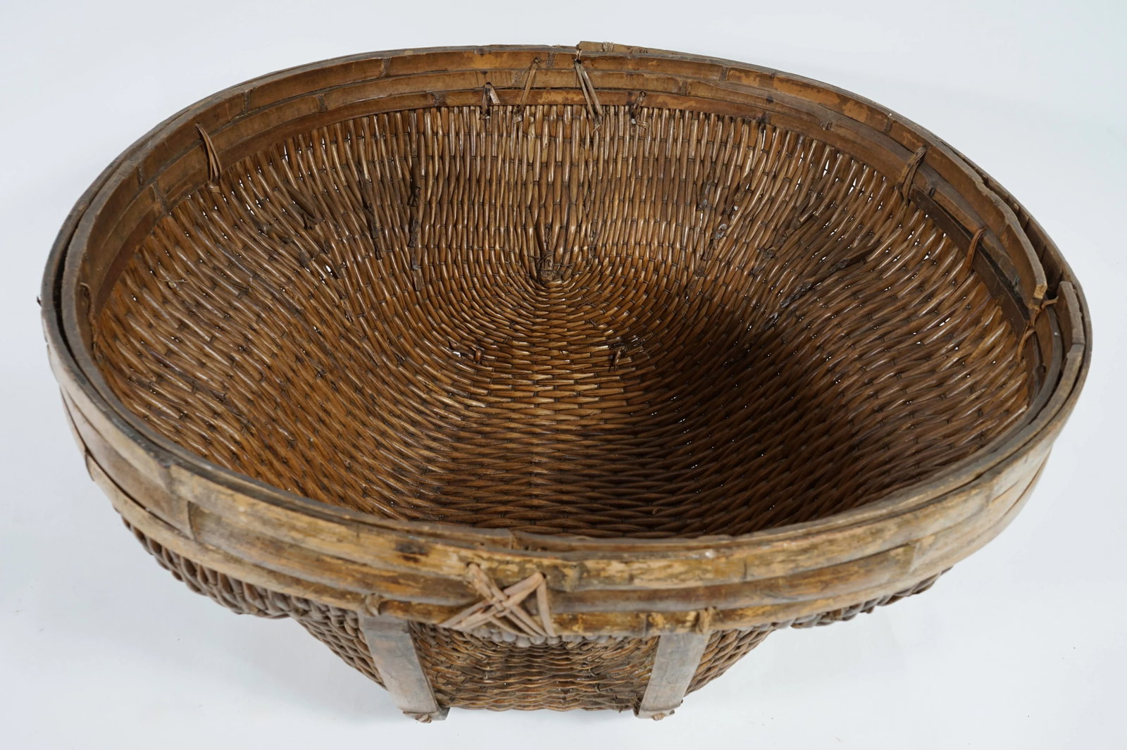 Large Vintage Chinese Handwoven Water Basket - 9
