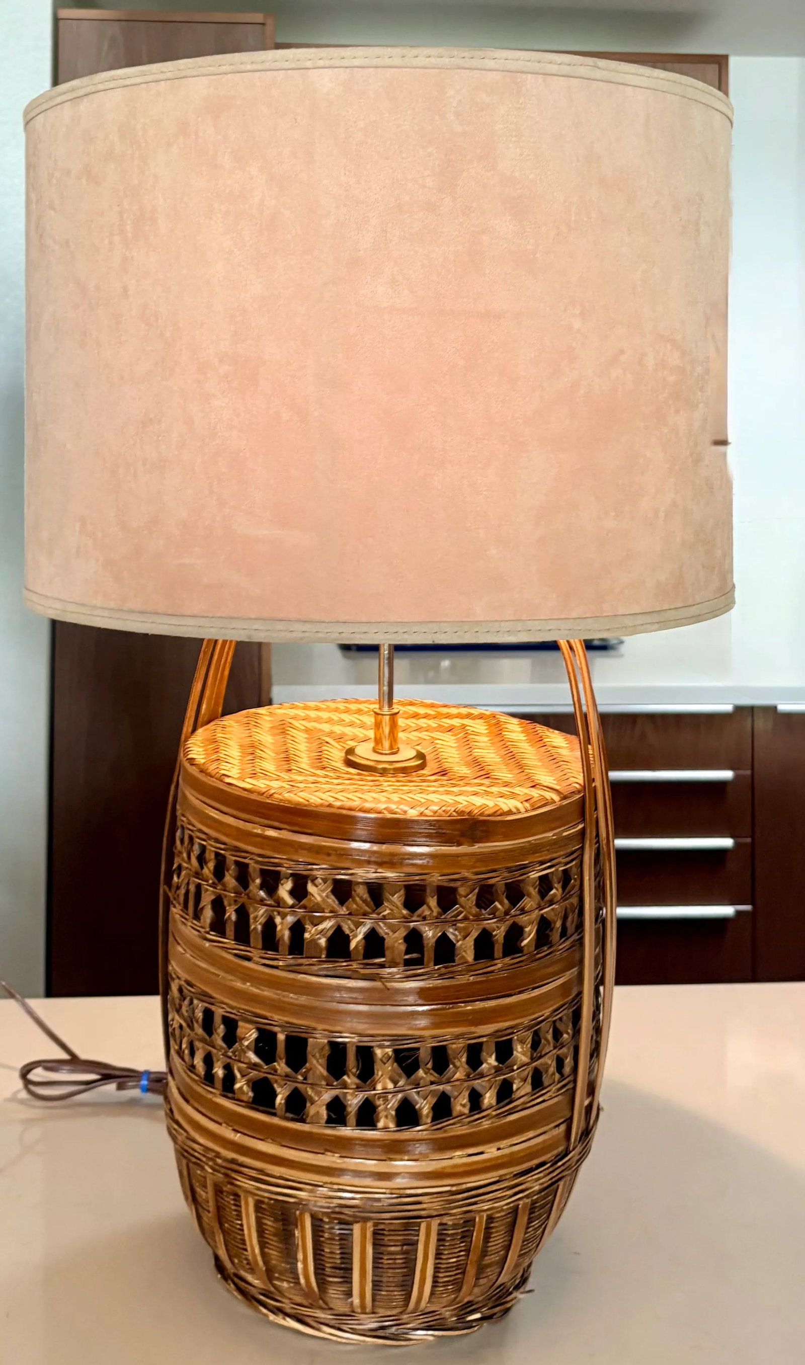 Vintage Coastal Woven Rattan Table Lamp With Sueded Shade - 3