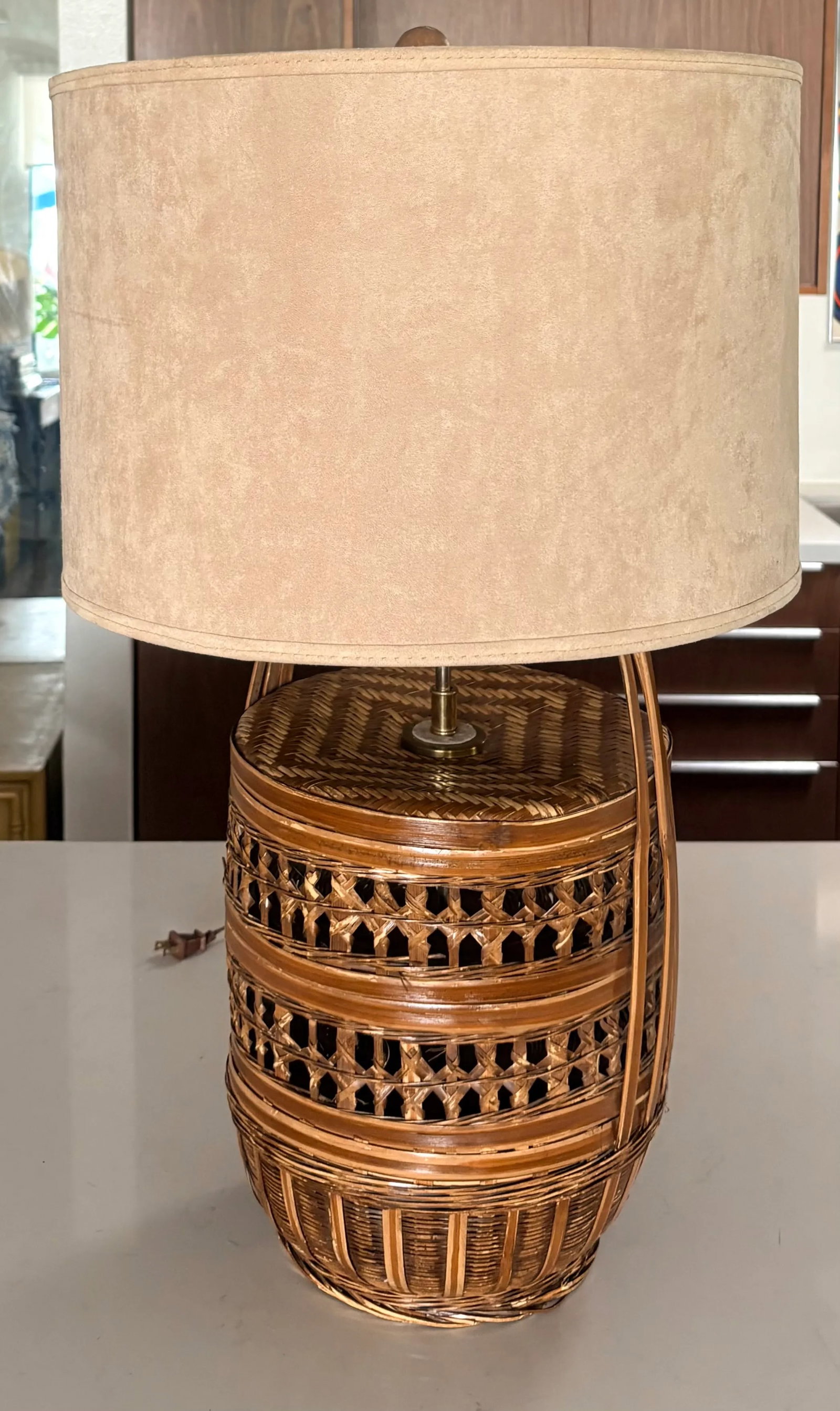 Vintage Coastal Woven Rattan Table Lamp With Sueded Shade - 4