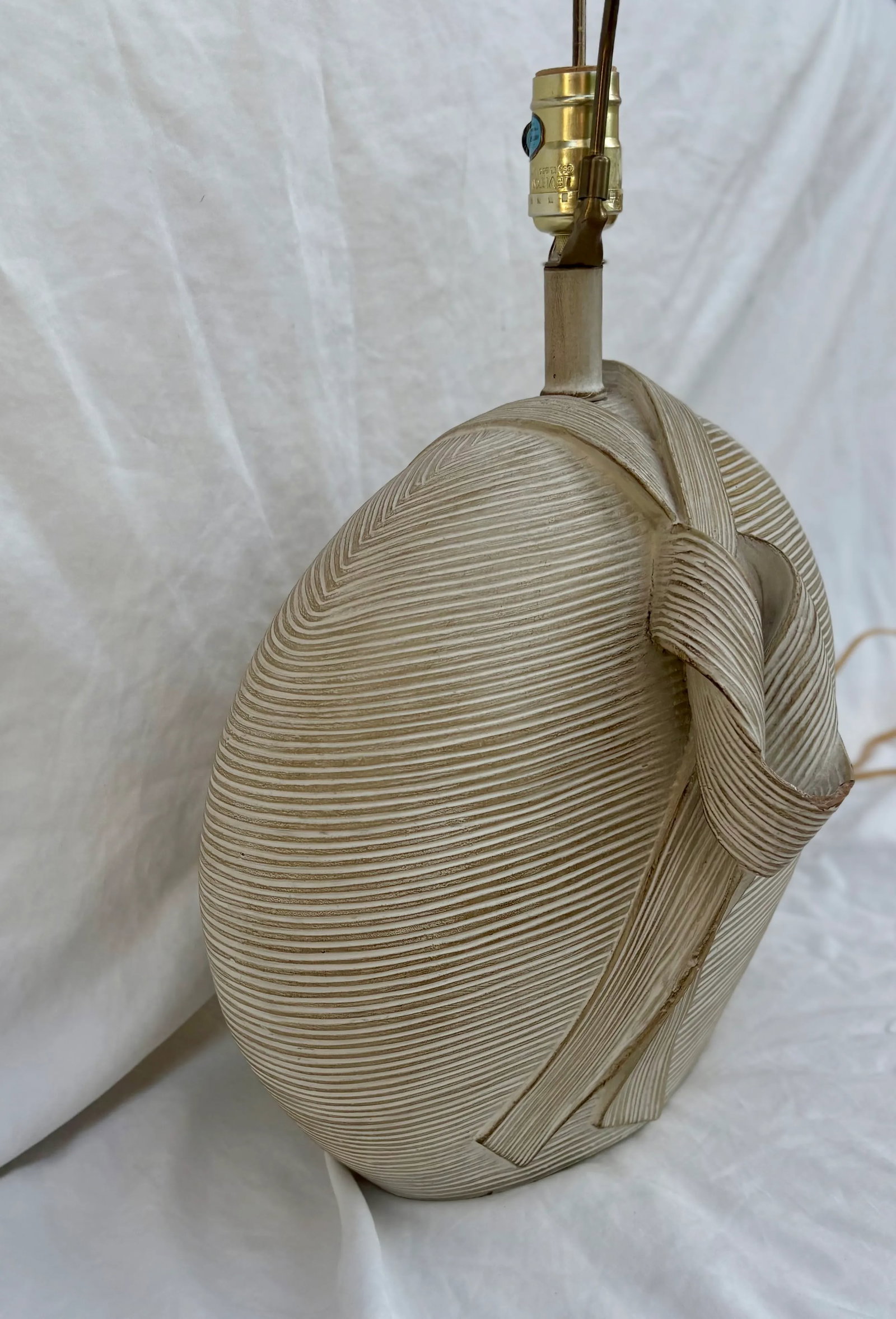 1980's Draped Ribbon Sculptural Plaster Table Lamp - 10