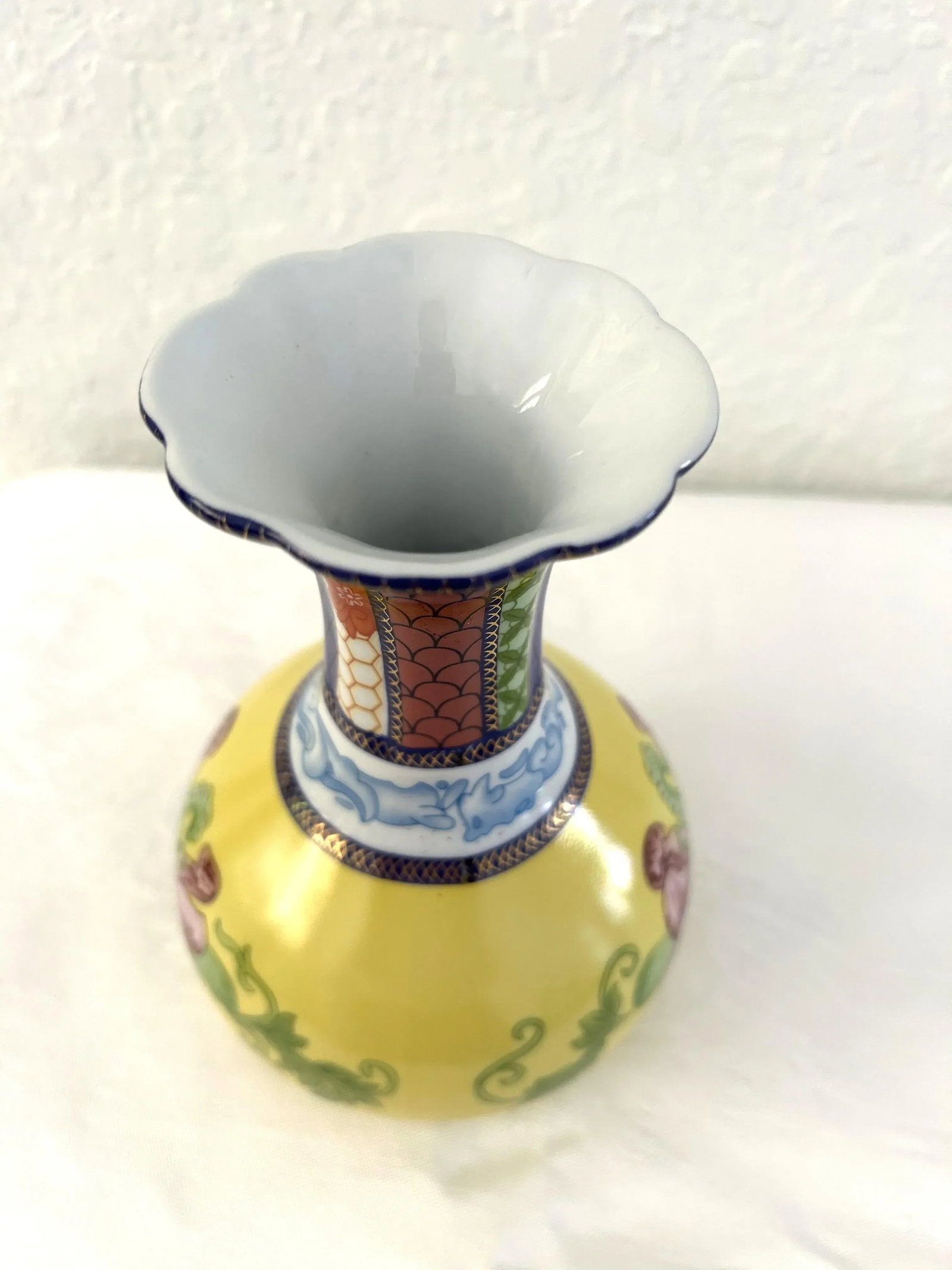 Vintage Chinese Lotus Flower Vase - 4