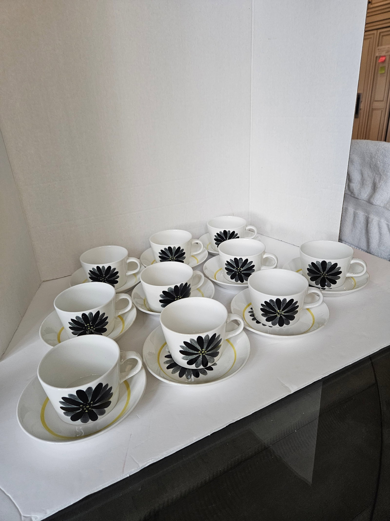 1960s Mid Century Modern Arabia Made in Finland Lea Pattern - 31 Pcs - 11