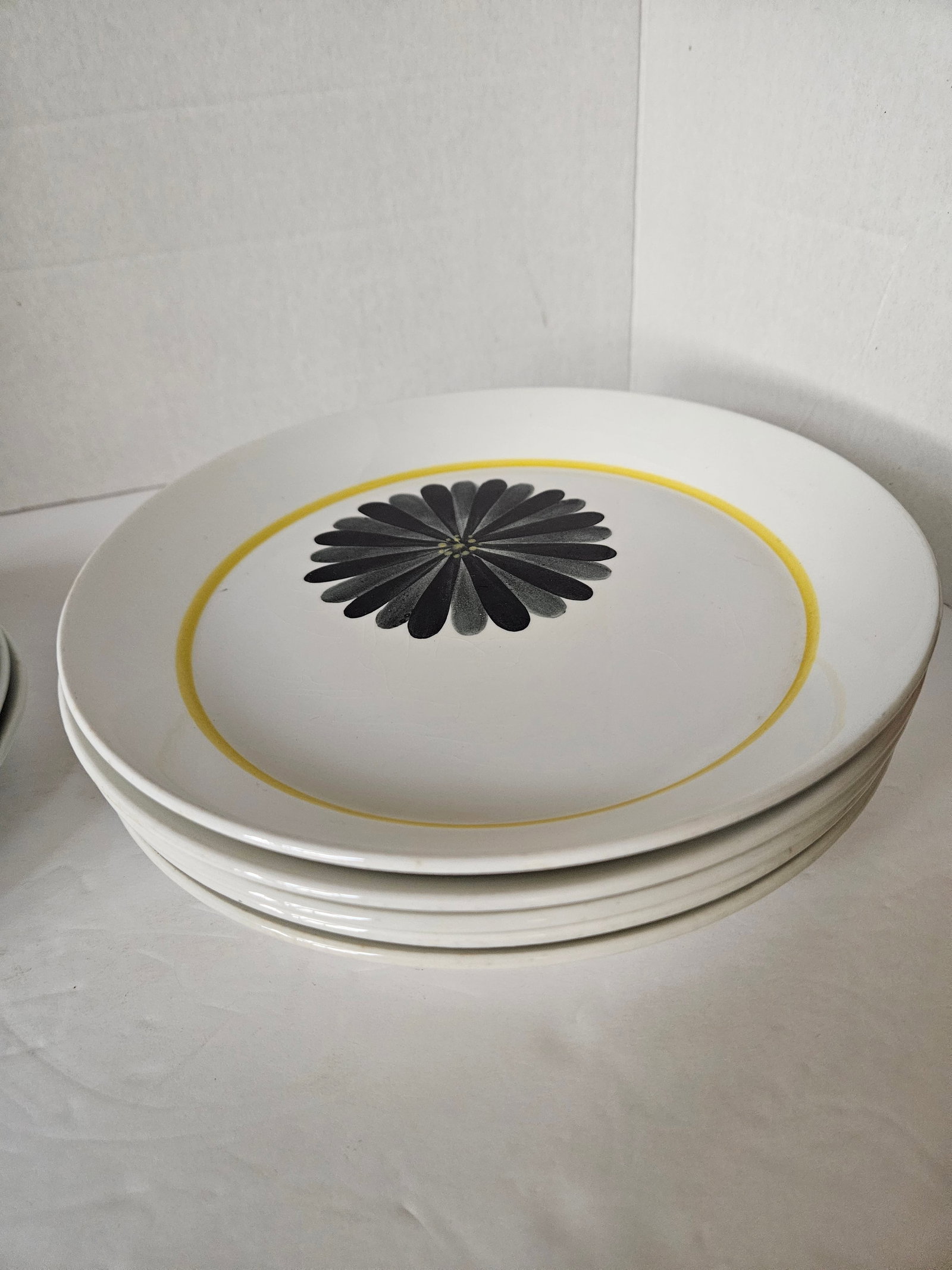 1960s Mid Century Modern Arabia Made in Finland Lea Pattern - 31 Pcs - 2