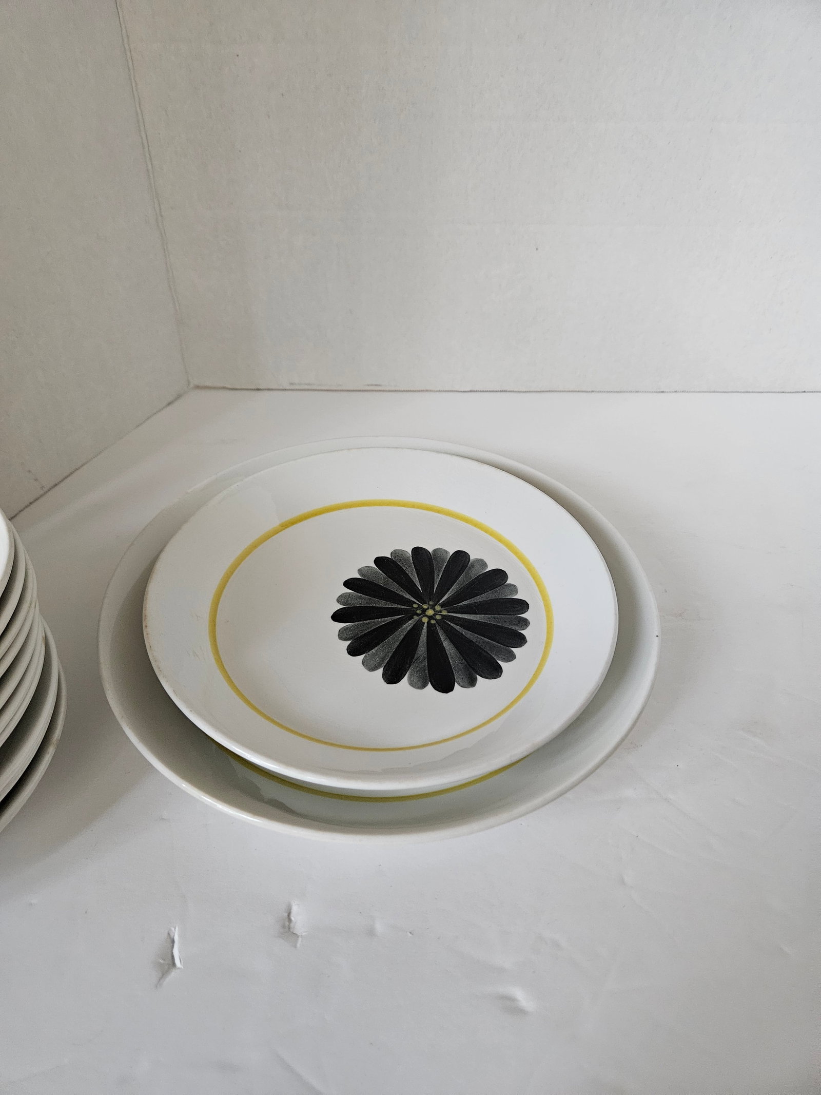 1960s Mid Century Modern Arabia Made in Finland Lea Pattern - 31 Pcs - 9