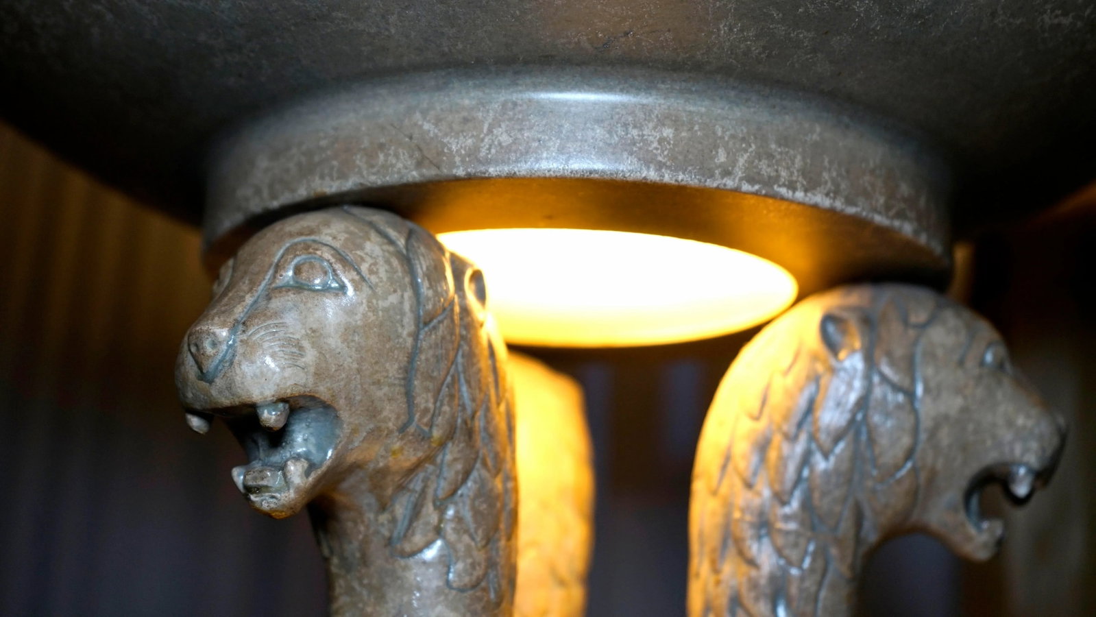 1960s Neoclassical Travertine Marble Torchiere Floor Lamp - 5