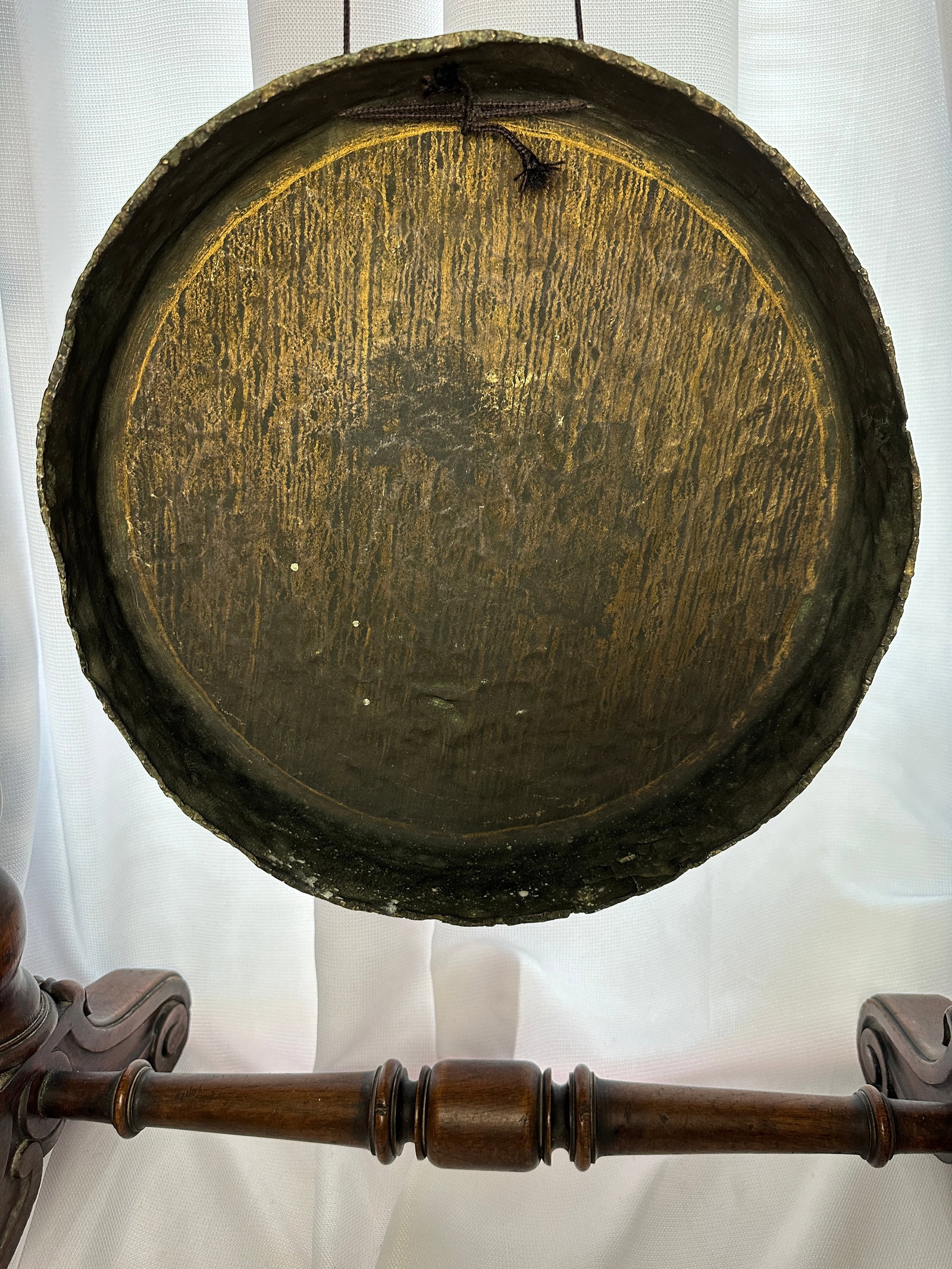 Antique English Carved Oak & Brass Dinner Gong W/ Barley Twist Legs & Mallet - 5