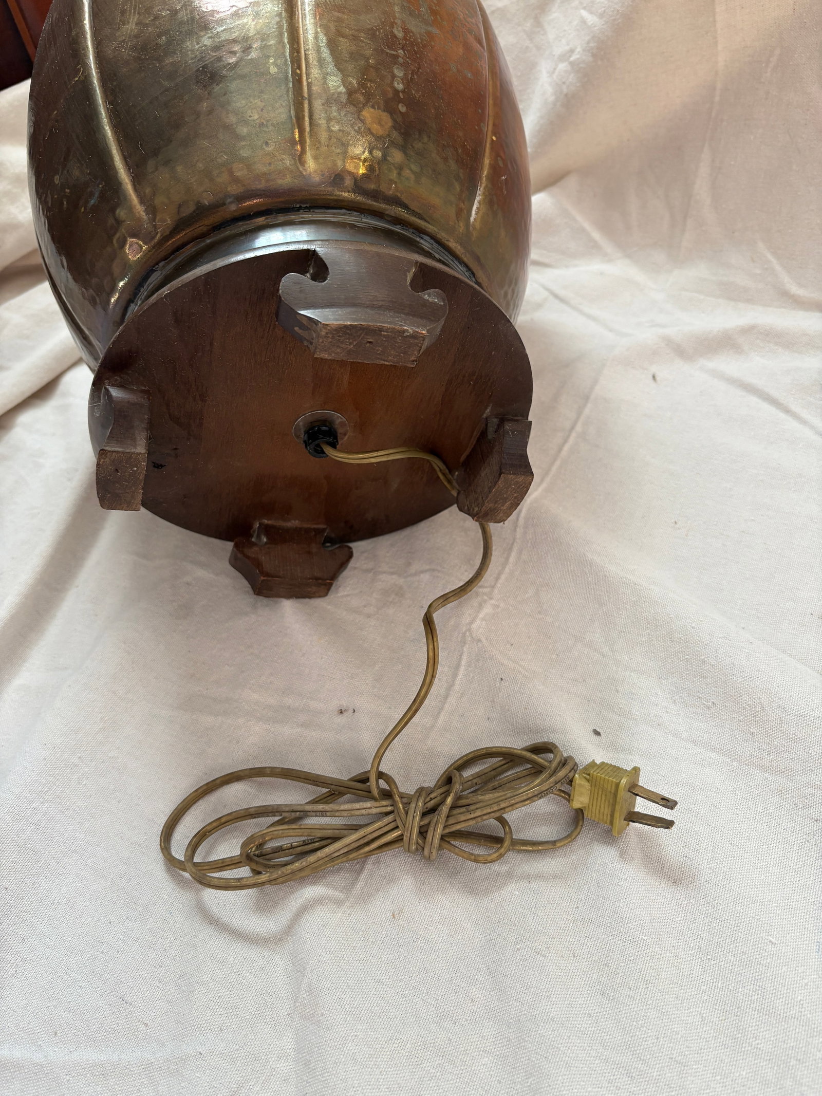 1950s Mid-Century Brass Ginger Jar Table Lamp on Wood Base, Circa 1950s - 10