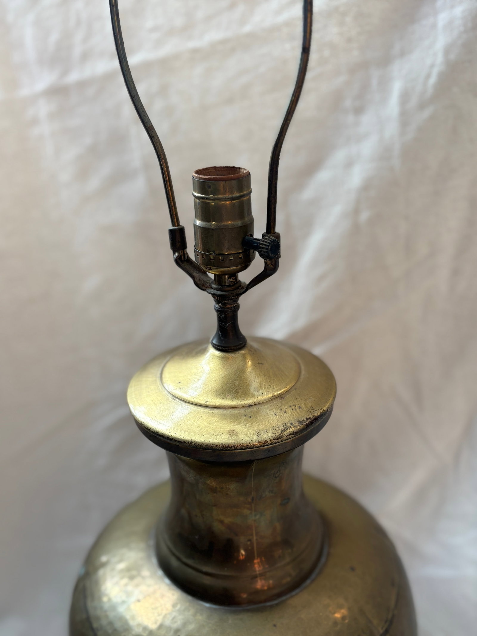 1950s Mid-Century Brass Ginger Jar Table Lamp on Wood Base, Circa 1950s - 7