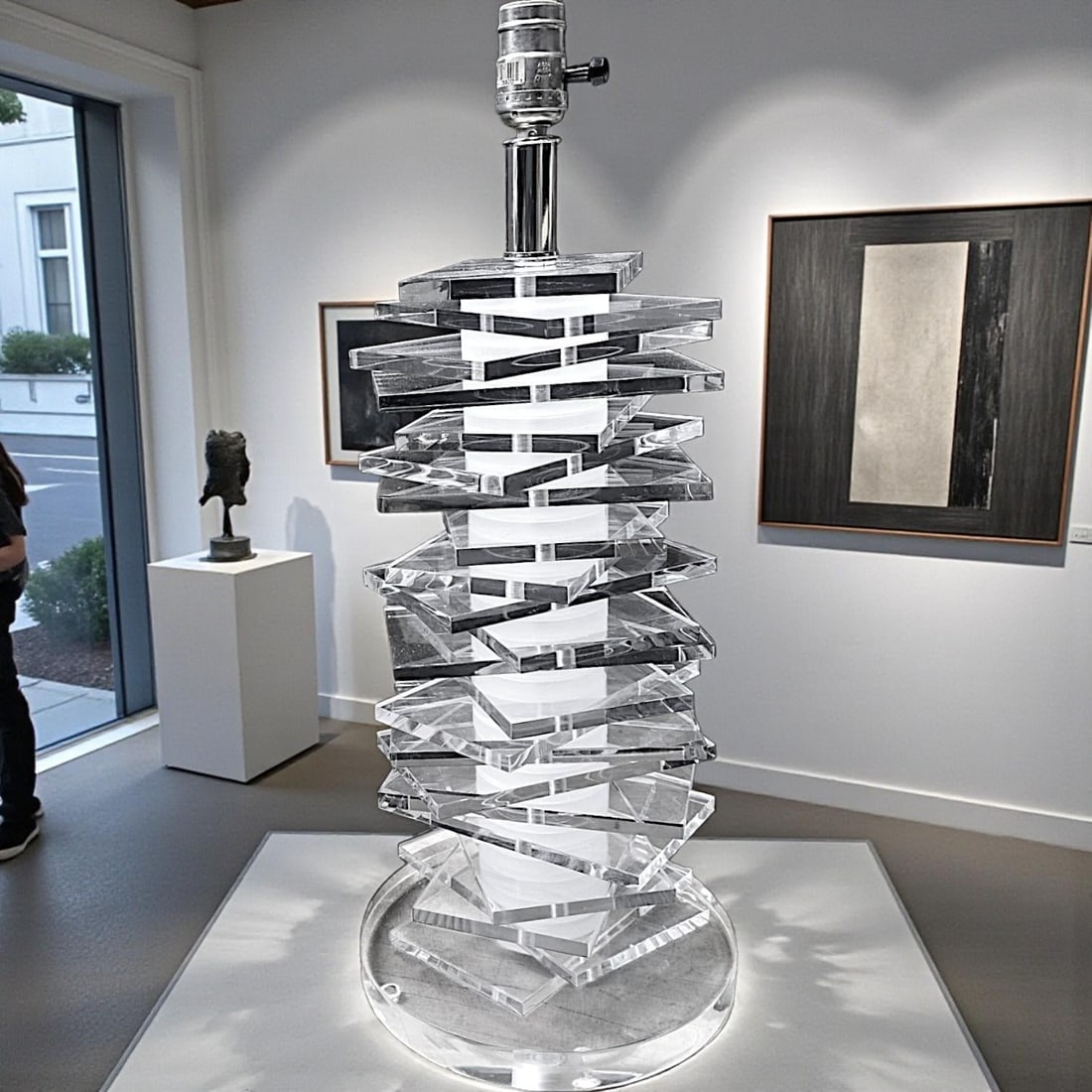 Vintage Mid Modernist Clear Lucite Stacked Tiled Skyscraper Table Lamp, Attributed to Bauer - 8