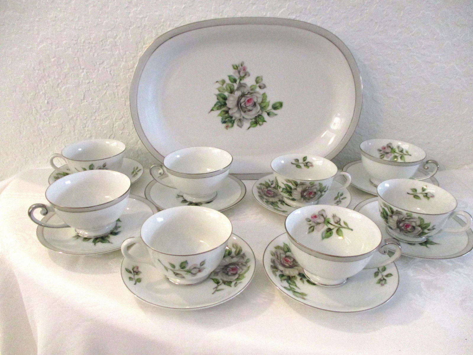 1950s Jyuto White Rose Porcelain Tea Set - 19 Pieces - 10