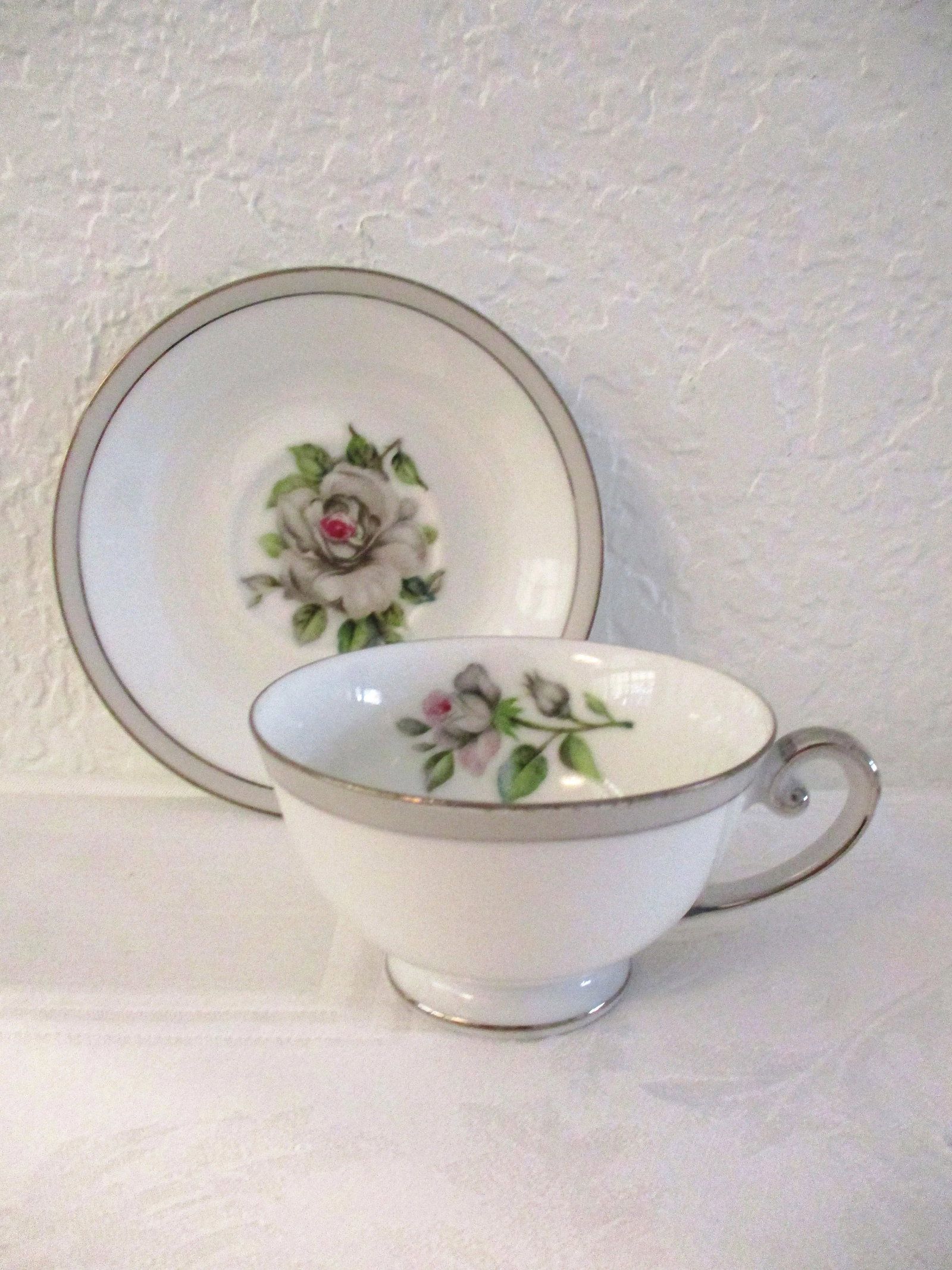 1950s Jyuto White Rose Porcelain Tea Set - 19 Pieces - 6