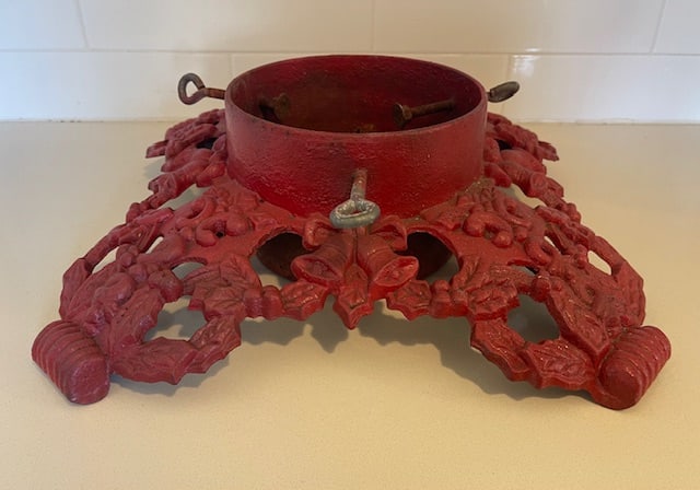 Heavy All Metal Vintage Tree Stand - 10