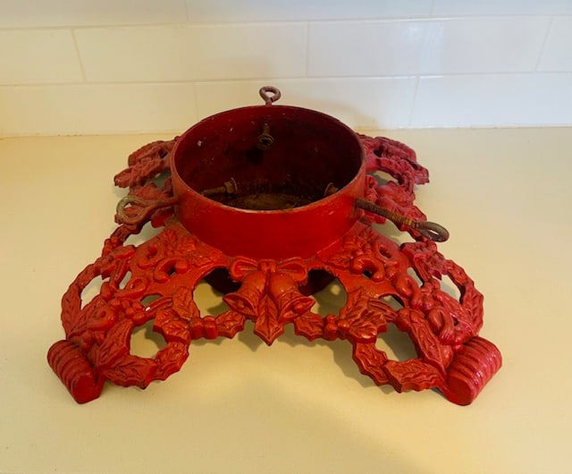 Heavy All Metal Vintage Tree Stand - 5