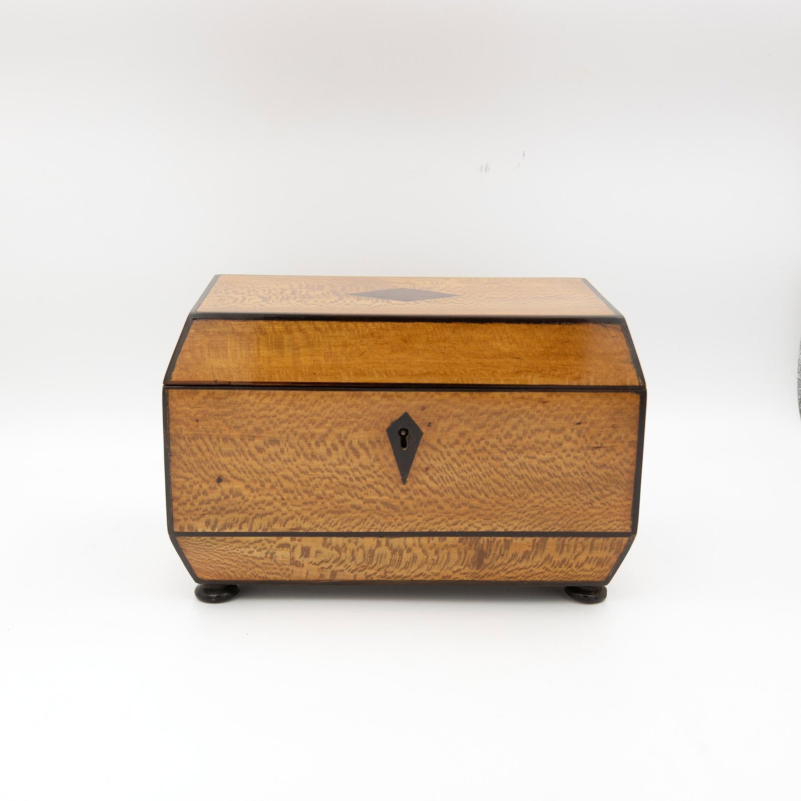 Early 19th Century Solid Lacewood Box With Campaign Handles - 13
