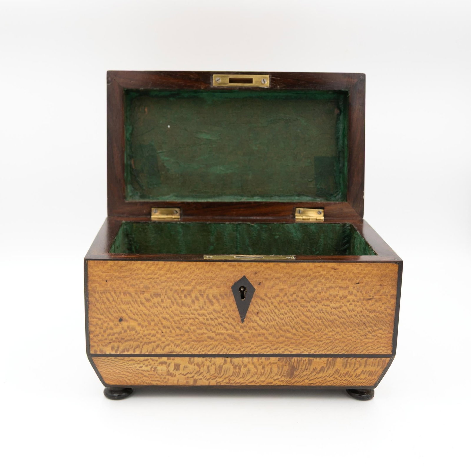 Early 19th Century Solid Lacewood Box With Campaign Handles - 4