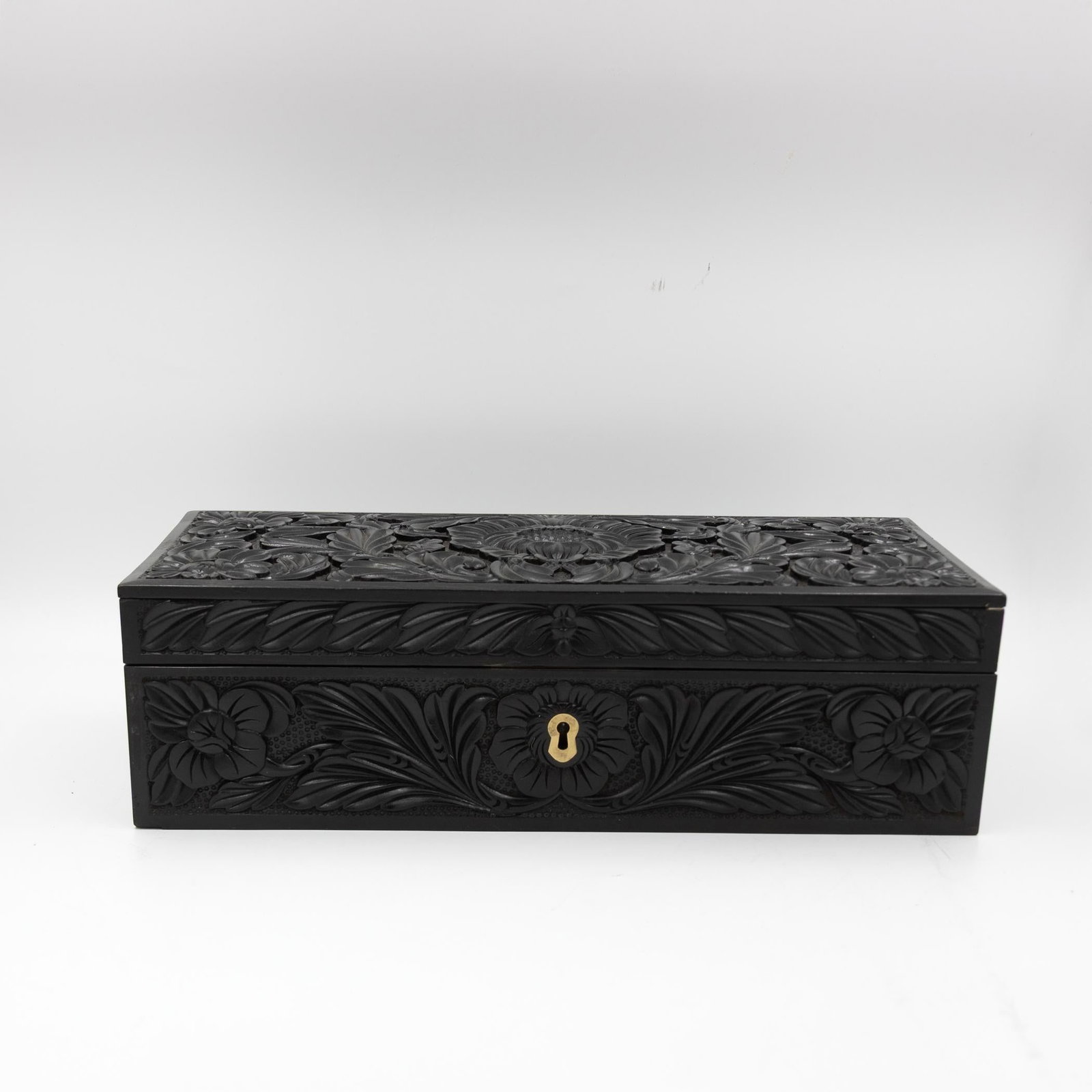 Anglo-Indian Carved Ebony Glove Box Mid-19th Century - 14
