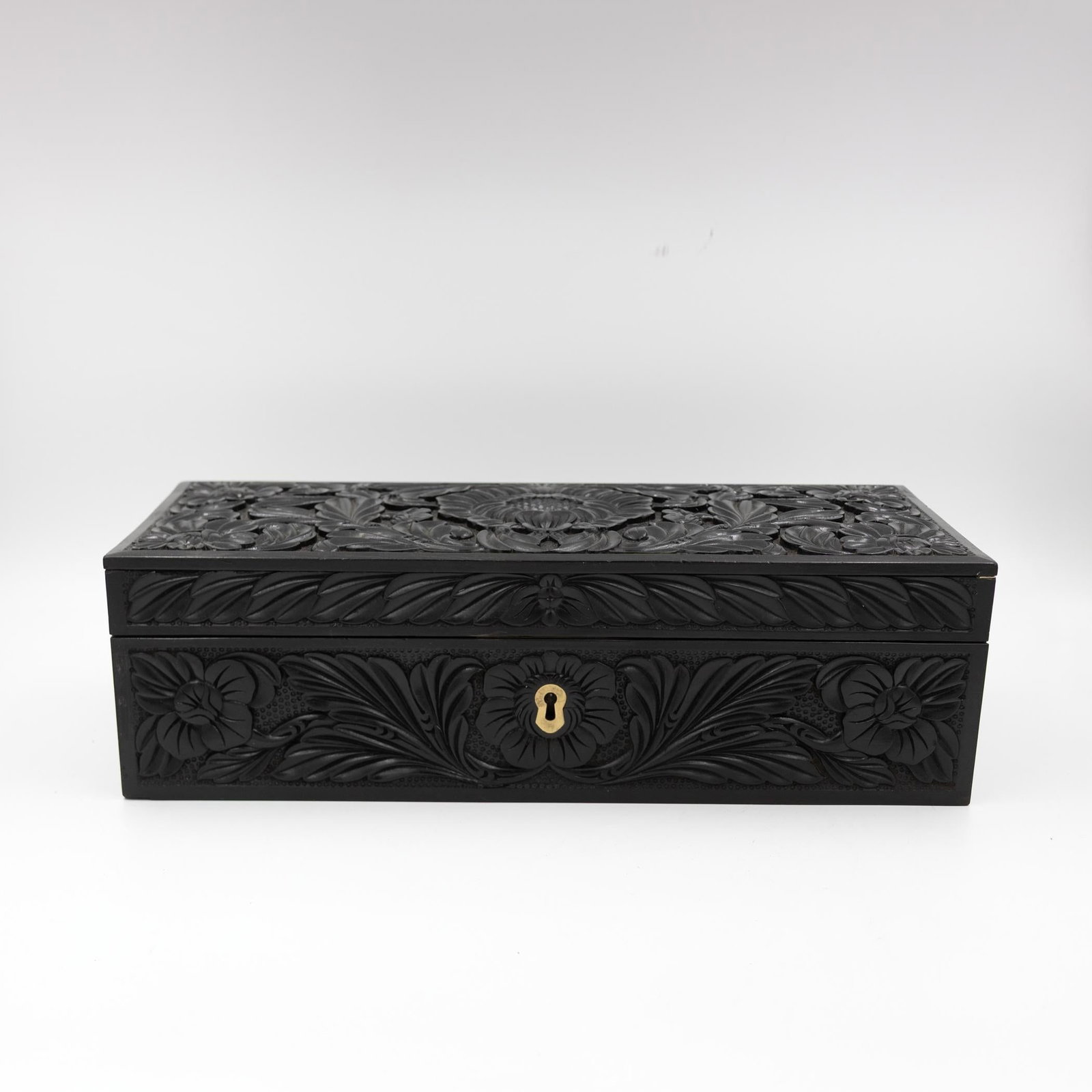 Anglo-Indian Carved Ebony Glove Box Mid-19th Century - 9