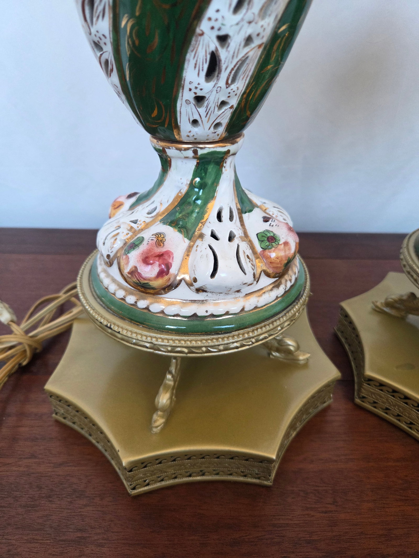 1950s Italian Capodimonte Rococo Revival Porcelain Table Lamps, Pair - 7