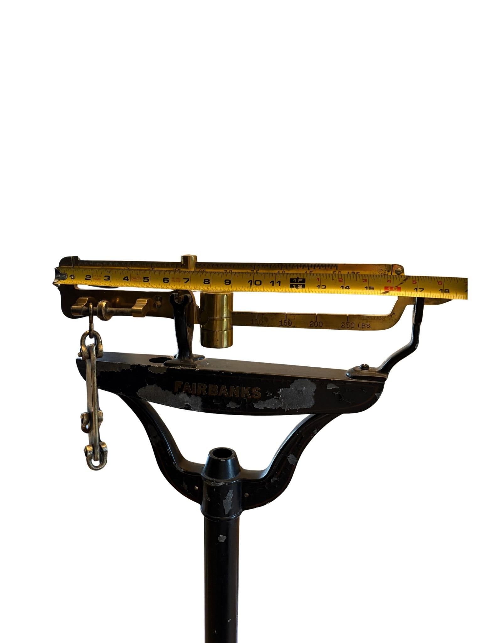 Antique Fairbanks Physician's Industrial Medical Scale in Cast Iron & Brass, Early 20th Century - 11
