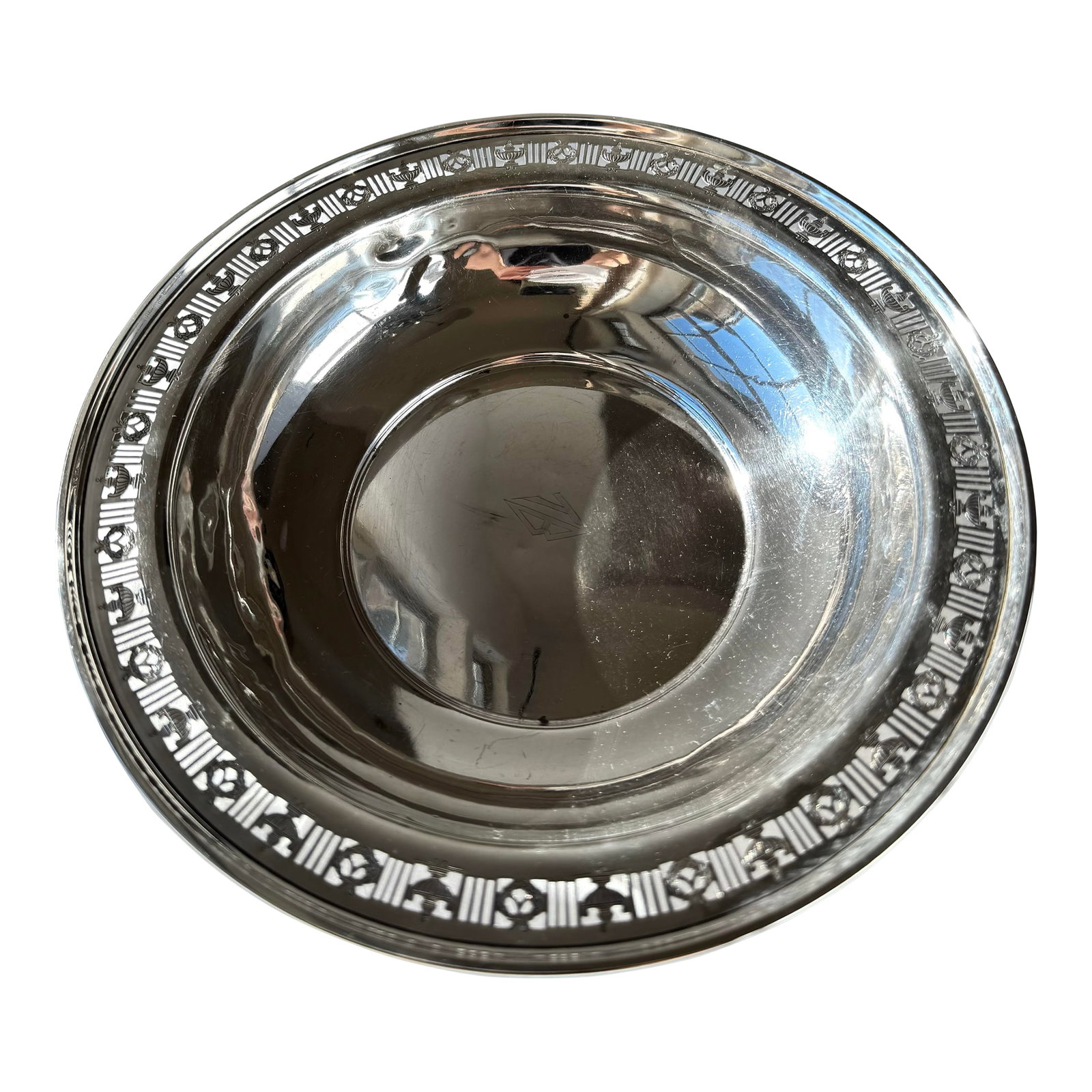 Antique .925 Sterling Silver Oval Serving Bowl - Pierced Gallery Rim, Crown & Fleur-De-Lis Motif: Elegant vintage .925 sterling silver large oval serving bowl featuring a wide pierced gallery rim adorned with repeating crowned heraldic crests-possibly lions or regal motifs-alternating with