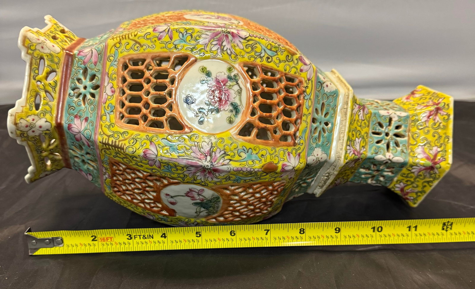 Rare Antique Chinese Famille Rose Porcelain Palace Lantern Late 19th Century - 11