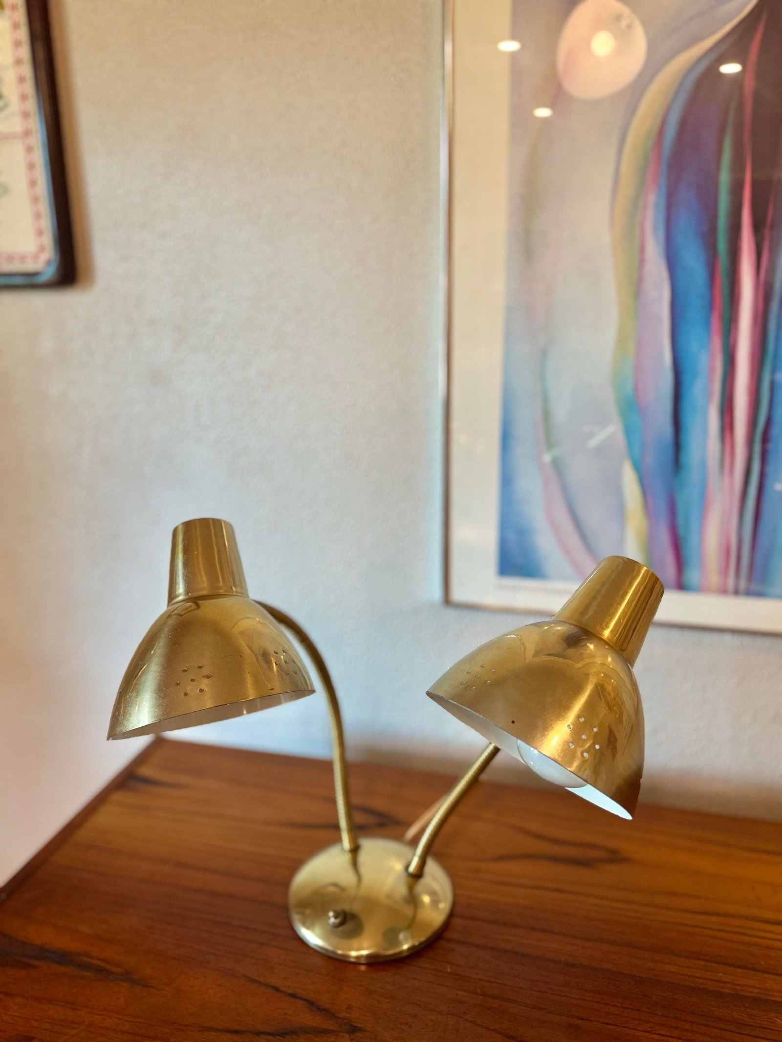 Vintage Double Gooseneck Brass Desk Lamp With Perforated Shades and 3 Way Lighting, Circa 1960s - 10